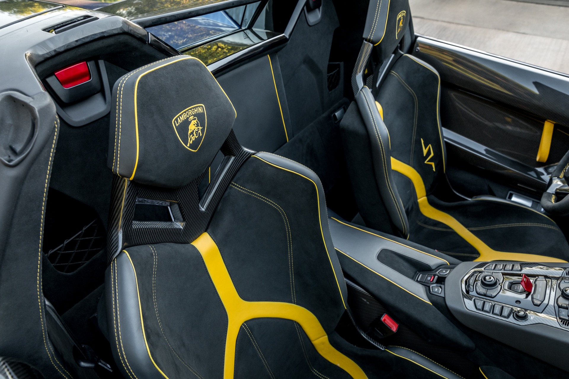 Used 2017 Lamborghini Aventador LP 750-4 SV / 740HP / AWD / 1930 MI / NAV / CAMERA for sale Sold at Formula Imports in Charlotte NC 28227 16