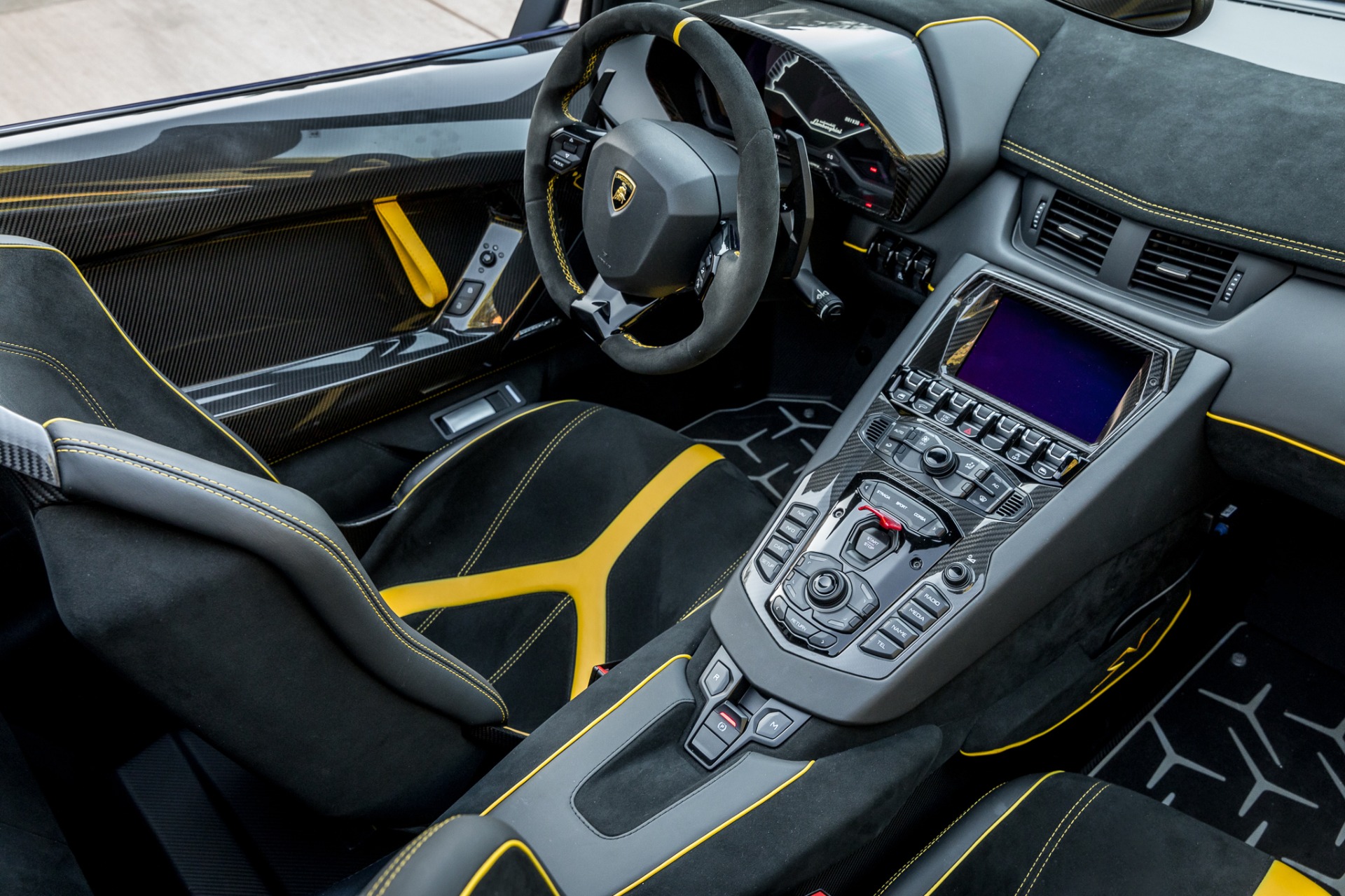 Used 2017 Lamborghini Aventador LP 750-4 SV / 740HP / AWD / 1930 MI / NAV / CAMERA for sale Sold at Formula Imports in Charlotte NC 28227 17