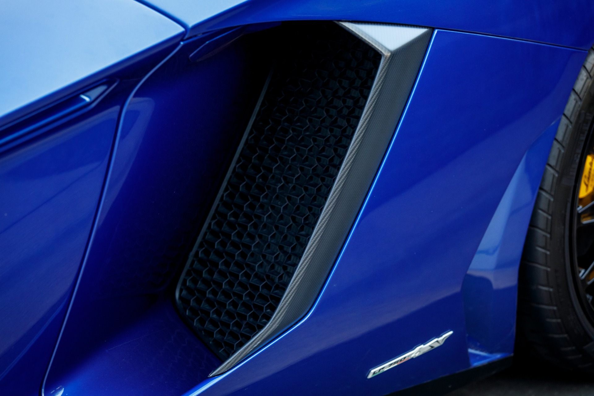 Used 2017 Lamborghini Aventador LP 750-4 SV / 740HP / AWD / 1930 MI / NAV / CAMERA for sale Sold at Formula Imports in Charlotte NC 28227 25