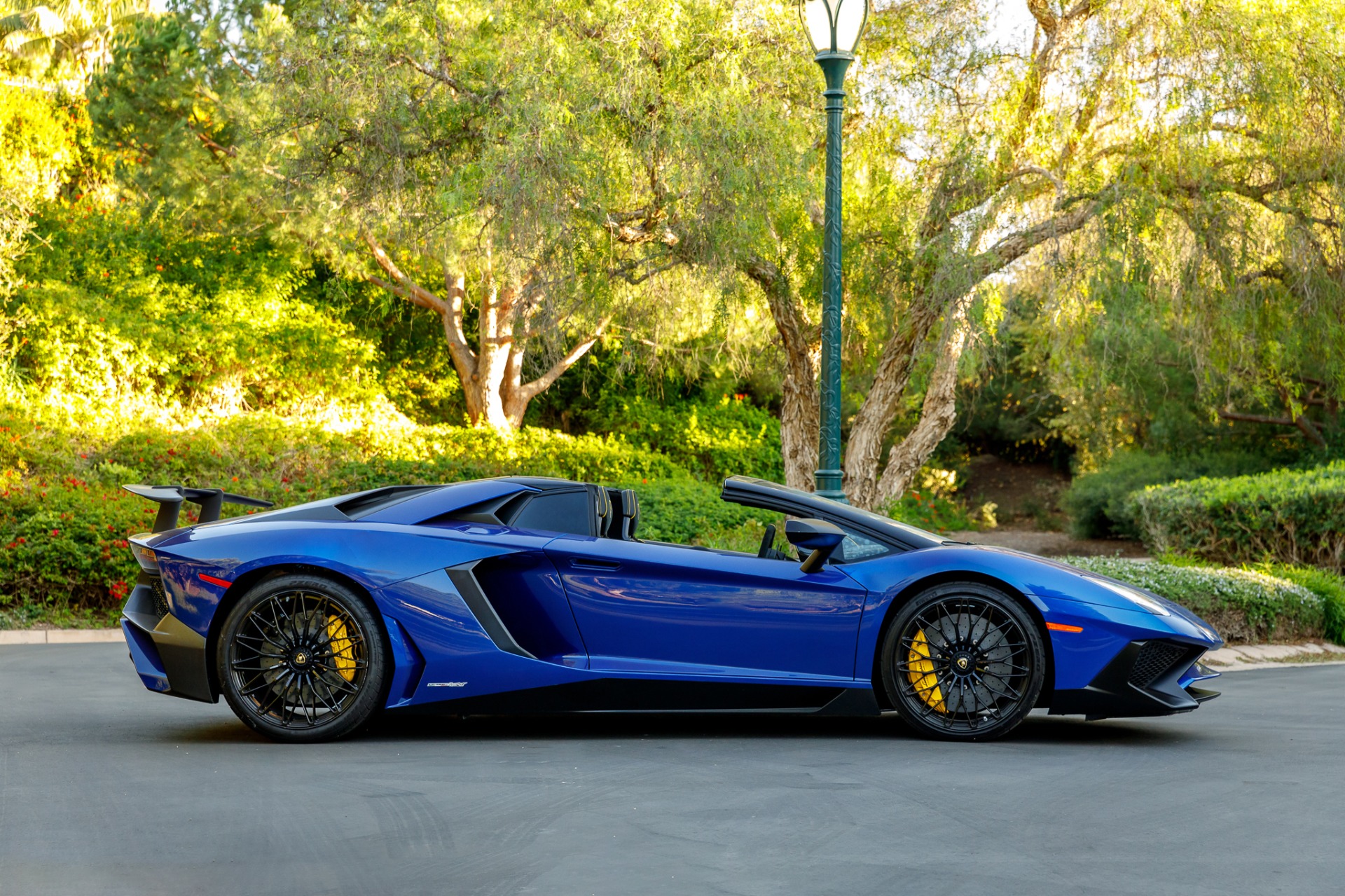Used 2017 Lamborghini Aventador LP 750-4 SV / 740HP / AWD / 1930 MI / NAV / CAMERA for sale Sold at Formula Imports in Charlotte NC 28227 8