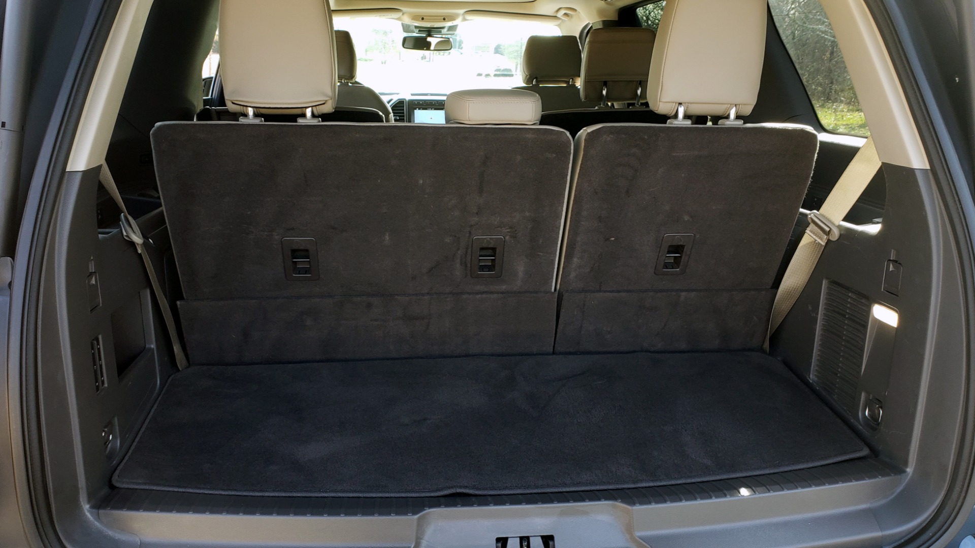 Used 2018 Ford EXPEDITION LIMITED 4X4 / NAV / PANO-ROOF / 3-ROW / DRVR ASST / REARVIEW for sale Sold at Formula Imports in Charlotte NC 28227 17
