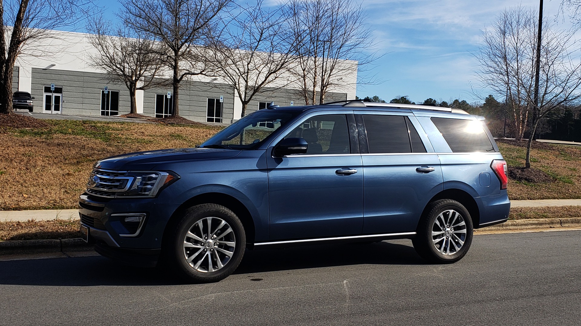 Used 2018 Ford EXPEDITION LIMITED 4X4 / NAV / PANO-ROOF / 3-ROW / DRVR ASST / REARVIEW for sale Sold at Formula Imports in Charlotte NC 28227 2