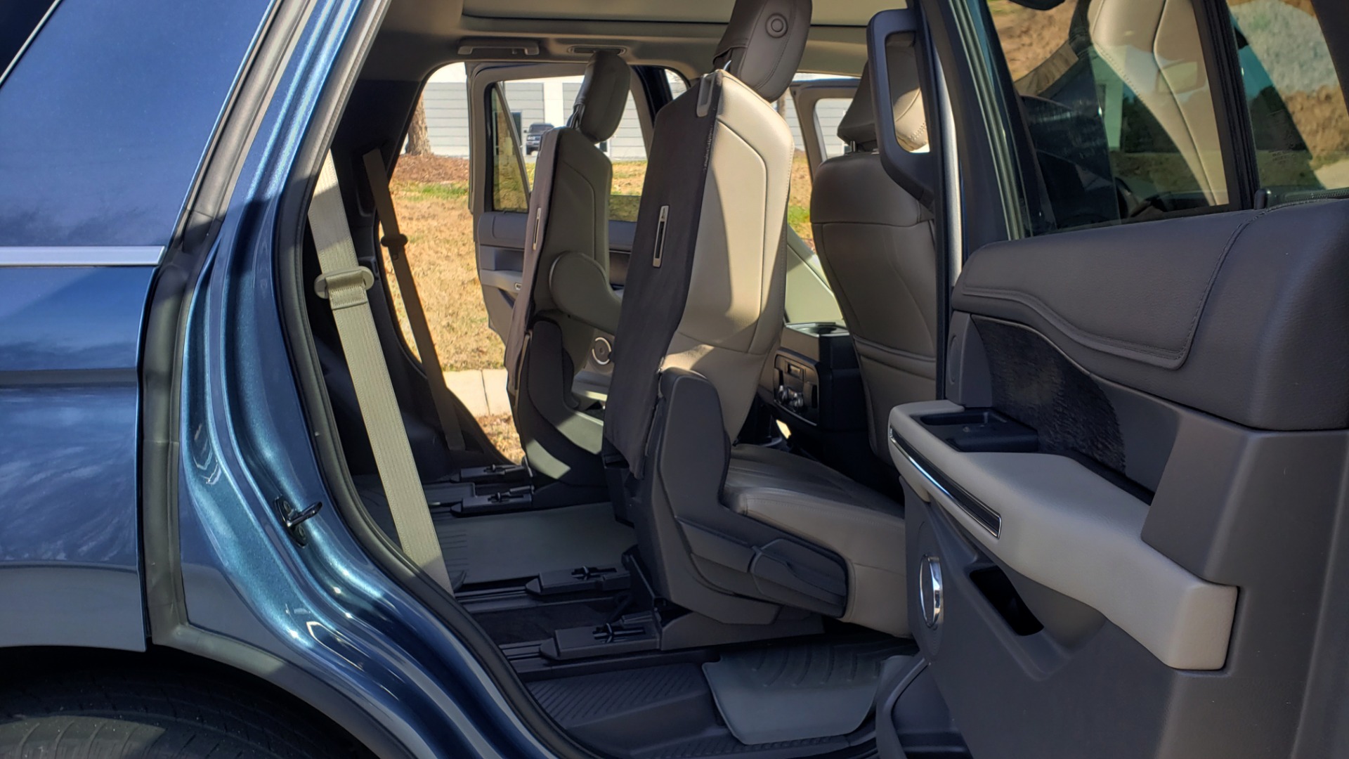 Used 2018 Ford EXPEDITION LIMITED 4X4 / NAV / PANO-ROOF / 3-ROW / DRVR ASST / REARVIEW for sale Sold at Formula Imports in Charlotte NC 28227 28