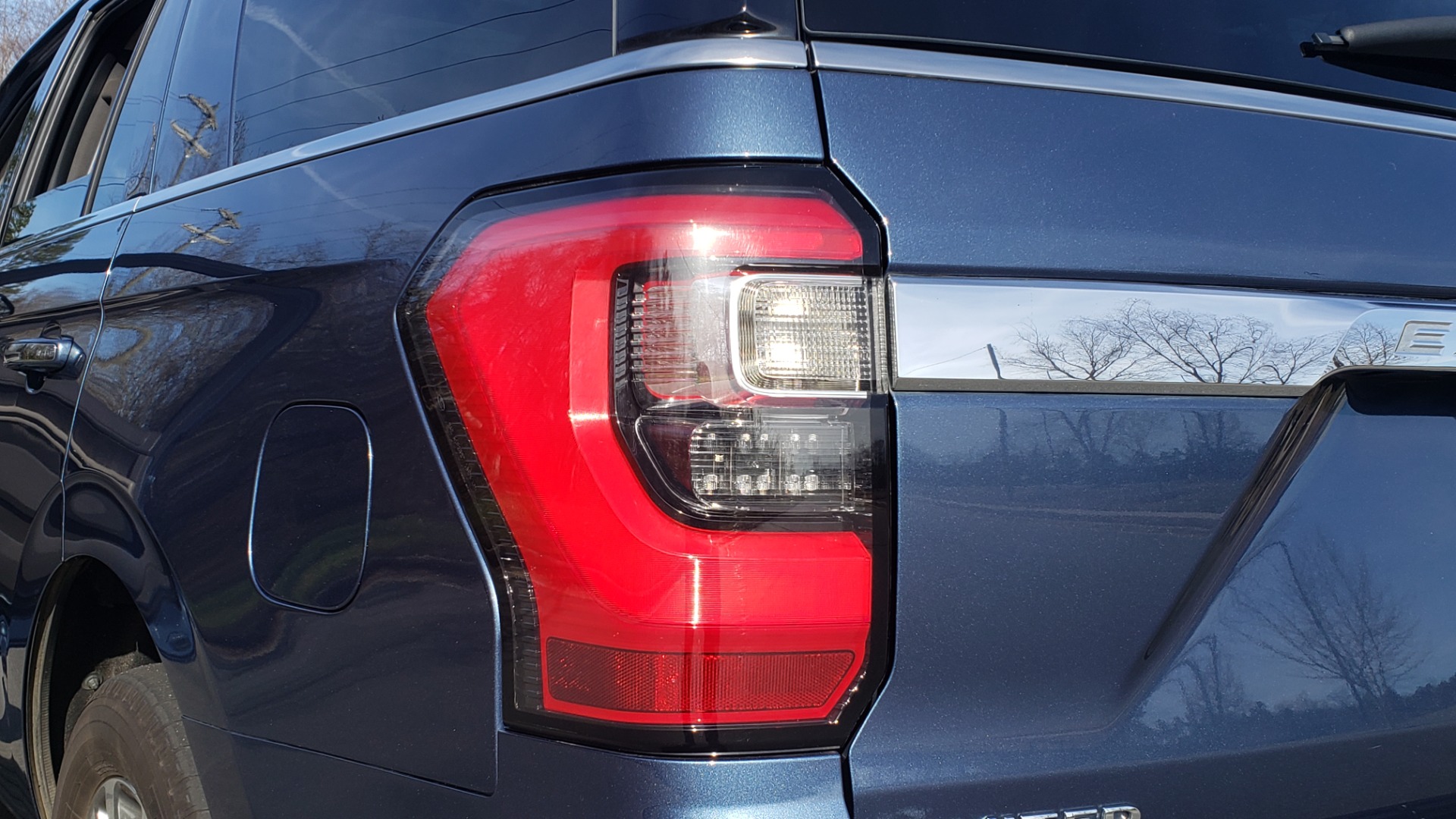 Used 2018 Ford EXPEDITION LIMITED 4X4 / NAV / PANO-ROOF / 3-ROW / DRVR ASST / REARVIEW for sale Sold at Formula Imports in Charlotte NC 28227 40
