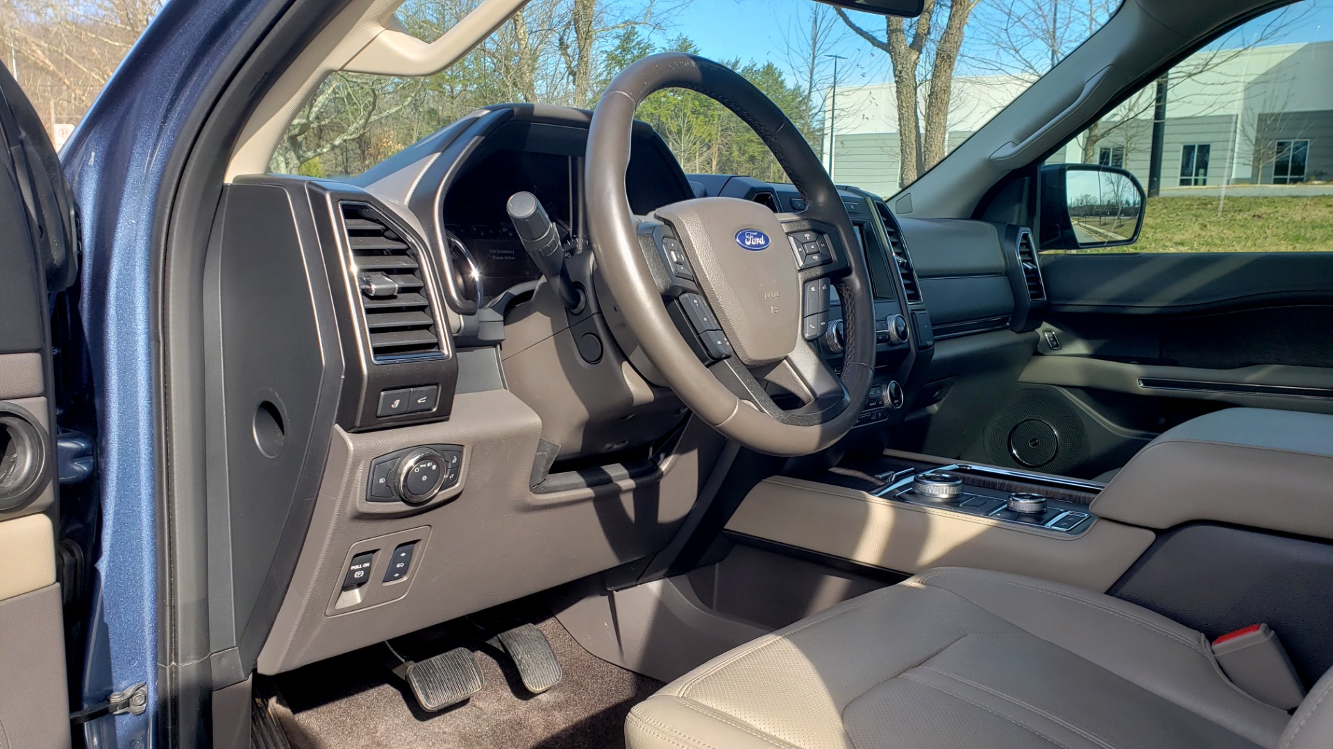 Used 2018 Ford EXPEDITION LIMITED 4X4 / NAV / PANO-ROOF / 3-ROW / DRVR ASST / REARVIEW for sale Sold at Formula Imports in Charlotte NC 28227 53