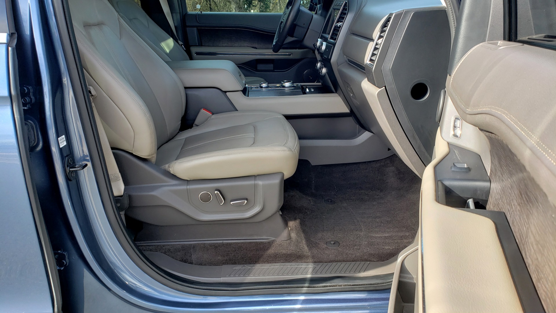 Used 2018 Ford EXPEDITION LIMITED 4X4 / NAV / PANO-ROOF / 3-ROW / DRVR ASST / REARVIEW for sale Sold at Formula Imports in Charlotte NC 28227 84