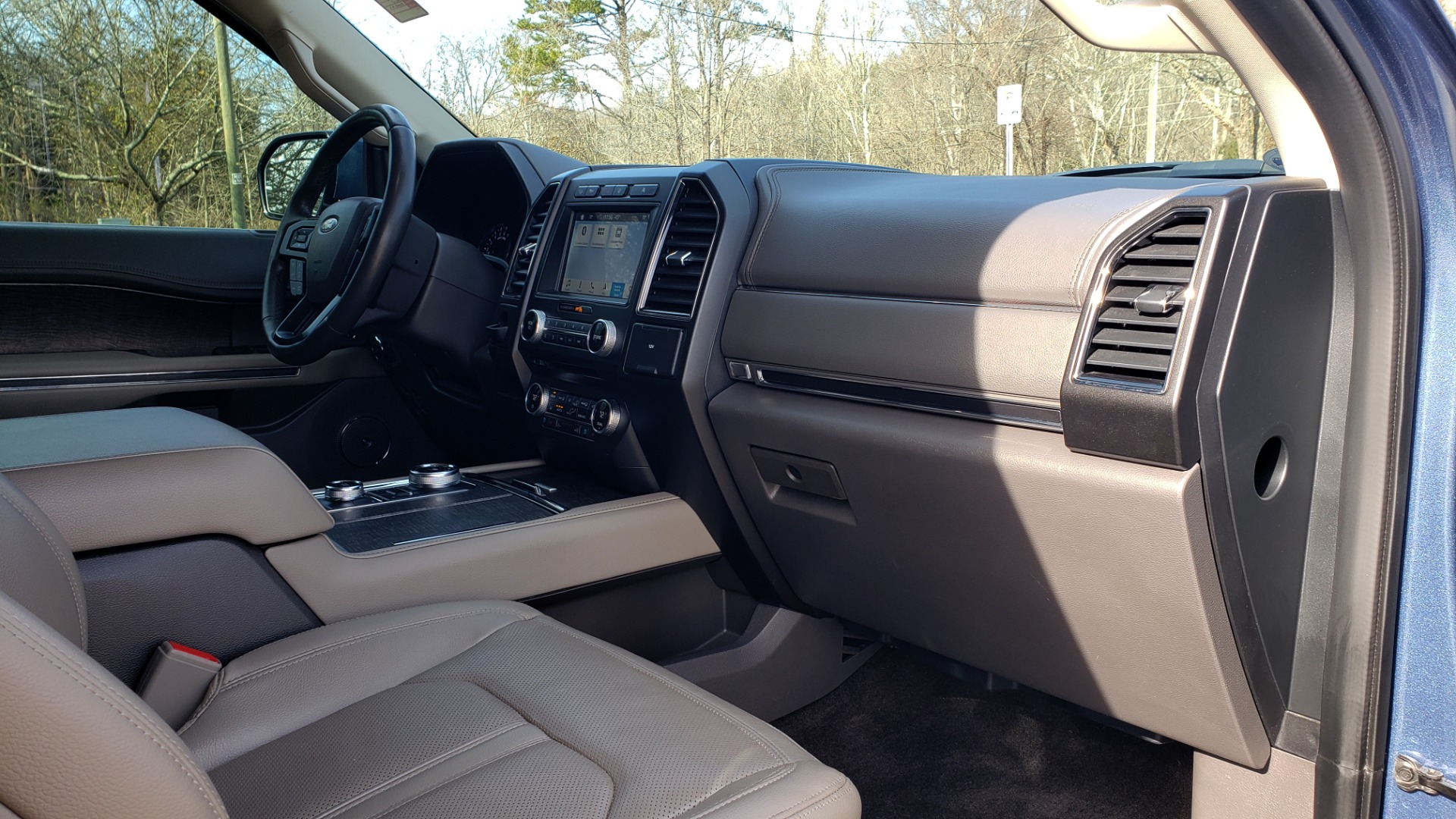 Used 2018 Ford EXPEDITION LIMITED 4X4 / NAV / PANO-ROOF / 3-ROW / DRVR ASST / REARVIEW for sale Sold at Formula Imports in Charlotte NC 28227 86