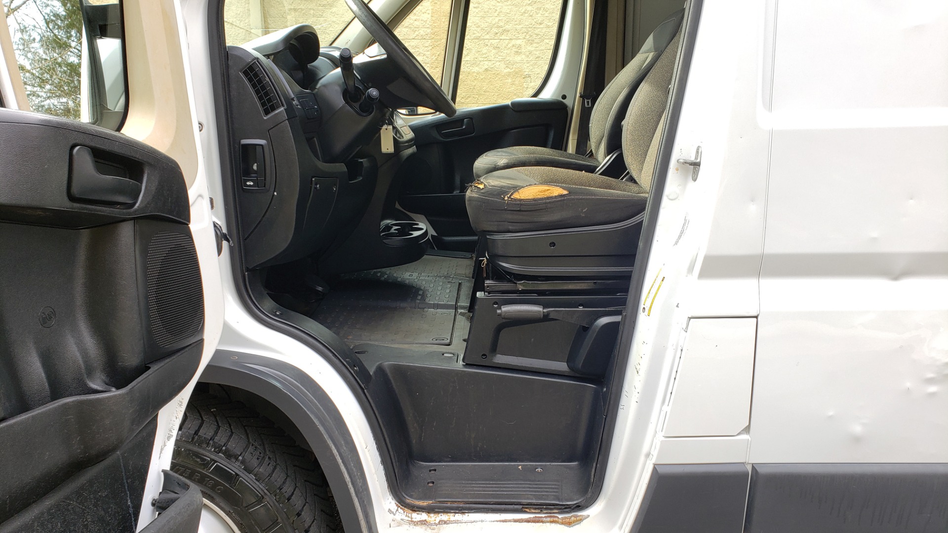 Used 2016 Ram PROMASTER CARGO VAN 136 WB / LOW ROOF / 3.6L V6 / 6-SPD AUTO / REARVIEW for sale Sold at Formula Imports in Charlotte NC 28227 24