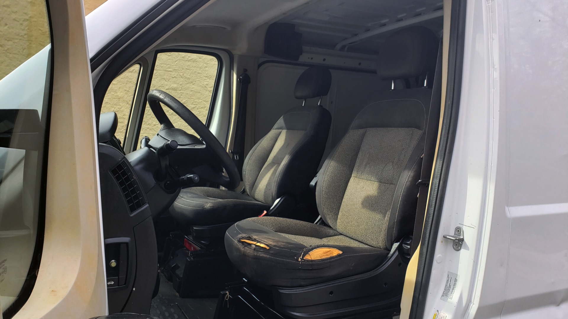 Used 2016 Ram PROMASTER CARGO VAN 136 WB / LOW ROOF / 3.6L V6 / 6-SPD AUTO / REARVIEW for sale Sold at Formula Imports in Charlotte NC 28227 25