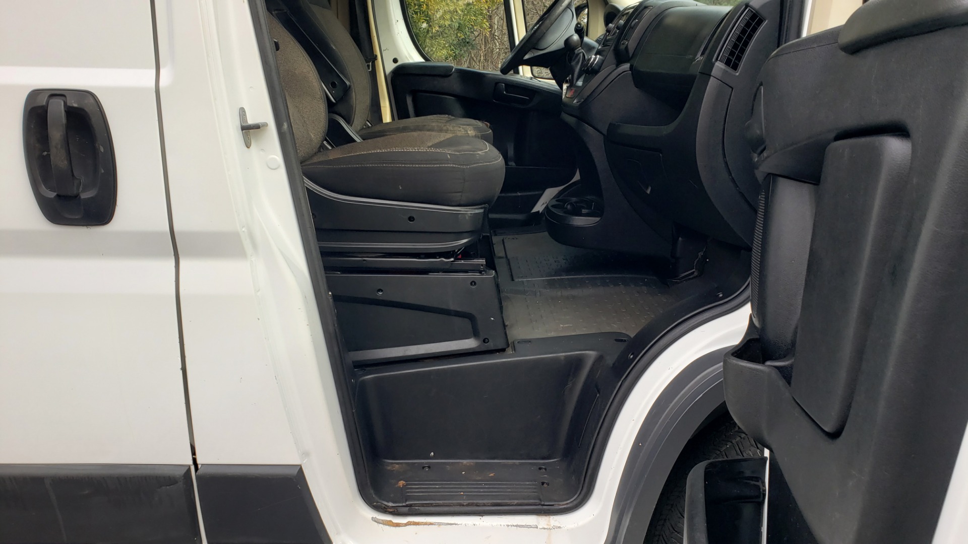 Used 2016 Ram PROMASTER CARGO VAN 136 WB / LOW ROOF / 3.6L V6 / 6-SPD AUTO / REARVIEW for sale Sold at Formula Imports in Charlotte NC 28227 37