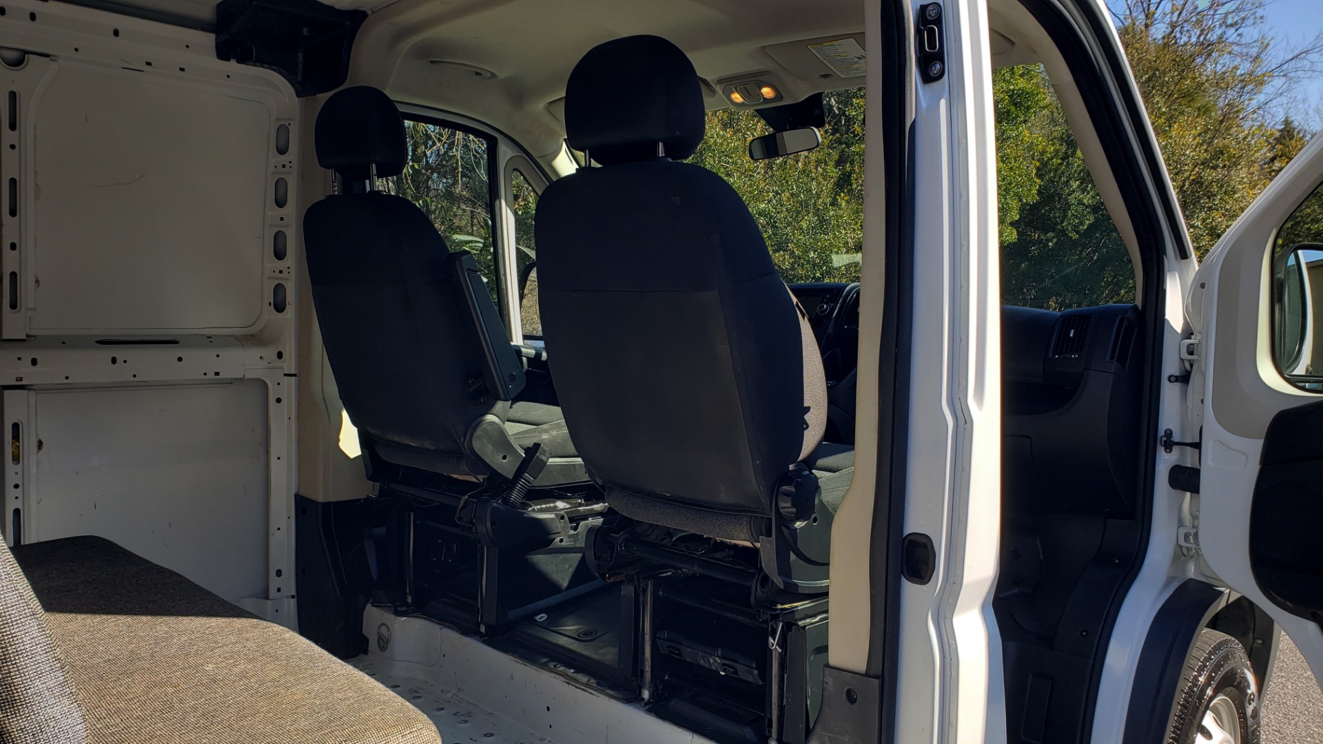 Used 2016 Ram PROMASTER CARGO VAN 136 WB / LOW ROOF / 3.6L V6 / 6-SPD AUTO / REARVIEW for sale Sold at Formula Imports in Charlotte NC 28227 14
