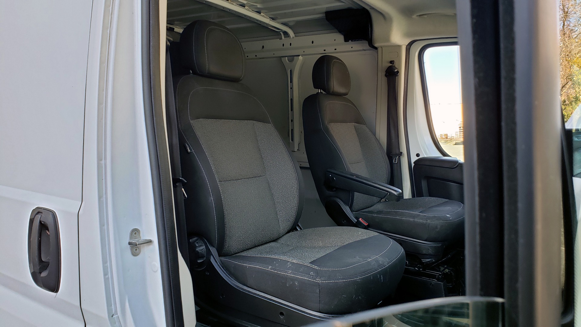 Used 2016 Ram PROMASTER CARGO VAN 136 WB / LOW ROOF / 3.6L V6 / 6-SPD AUTO / REARVIEW for sale Sold at Formula Imports in Charlotte NC 28227 49