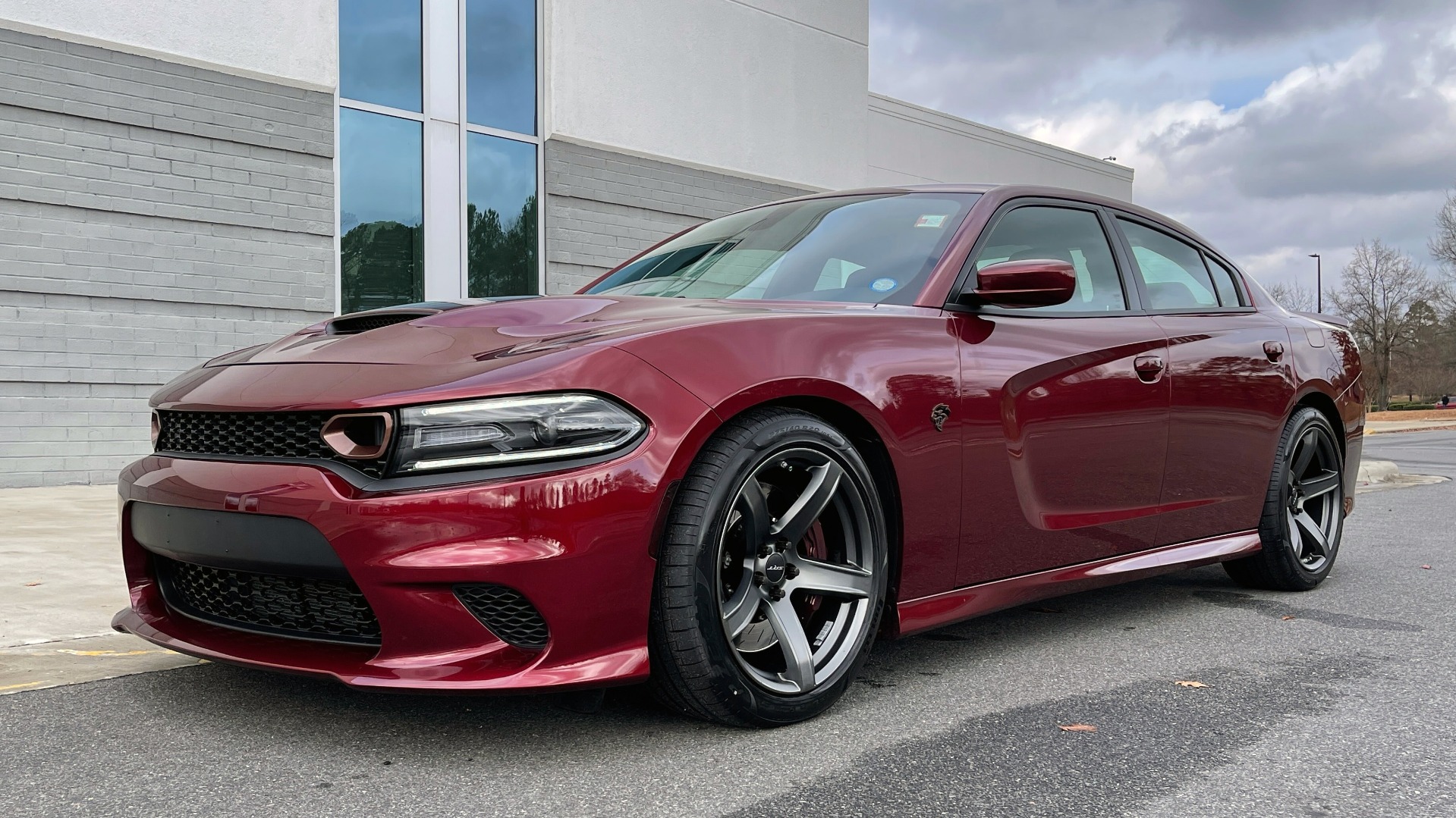 Used 2018 Dodge CHARGER SRT HELLCAT / 6.2L SC HEMI / NAV / BREMBO / PARK SENSE / BSD / REARVIEW for sale Sold at Formula Imports in Charlotte NC 28227 2