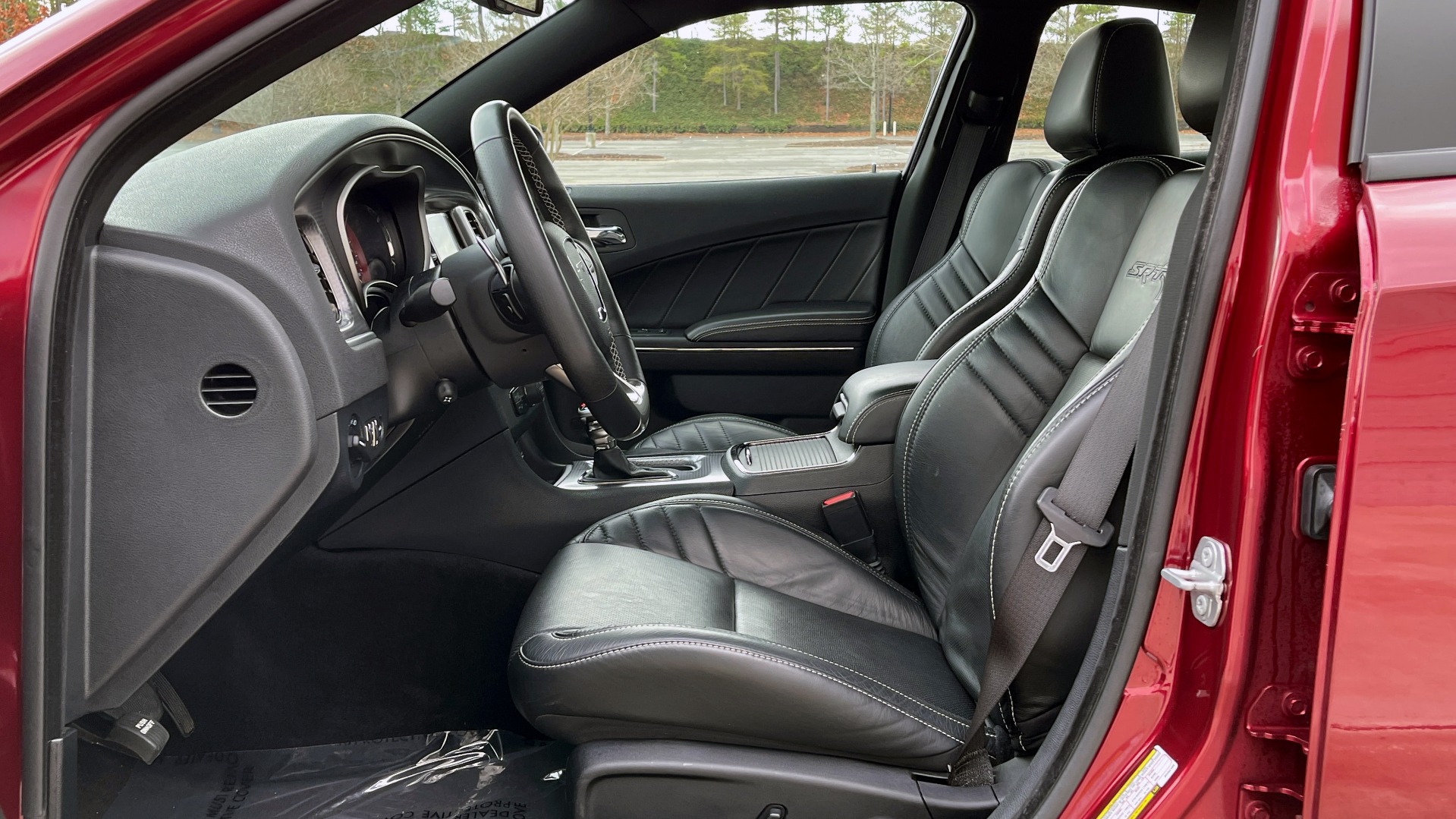 Used 2018 Dodge CHARGER SRT HELLCAT / 6.2L SC HEMI / NAV / BREMBO / PARK SENSE / BSD / REARVIEW for sale Sold at Formula Imports in Charlotte NC 28227 34