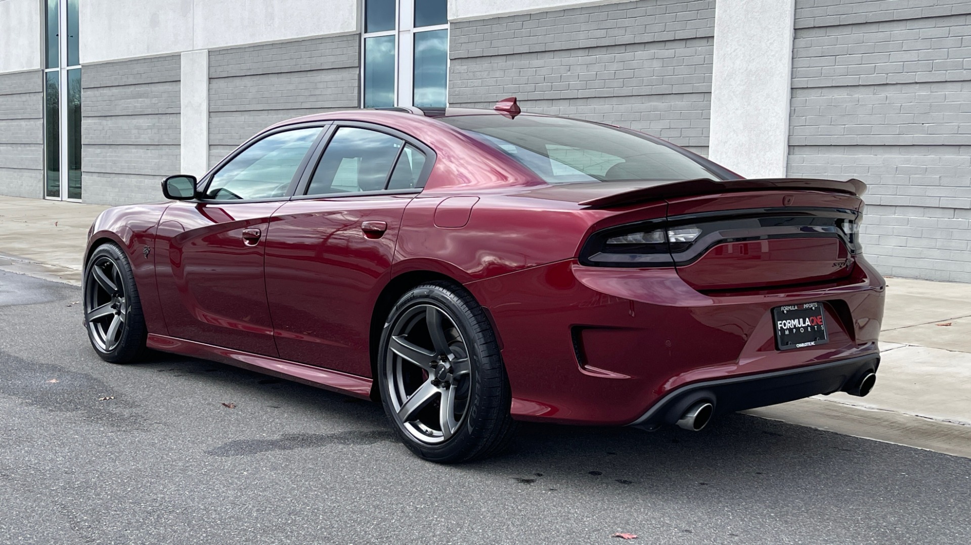 Used 2018 Dodge CHARGER SRT HELLCAT / 6.2L SC HEMI / NAV / BREMBO / PARK SENSE / BSD / REARVIEW for sale Sold at Formula Imports in Charlotte NC 28227 4