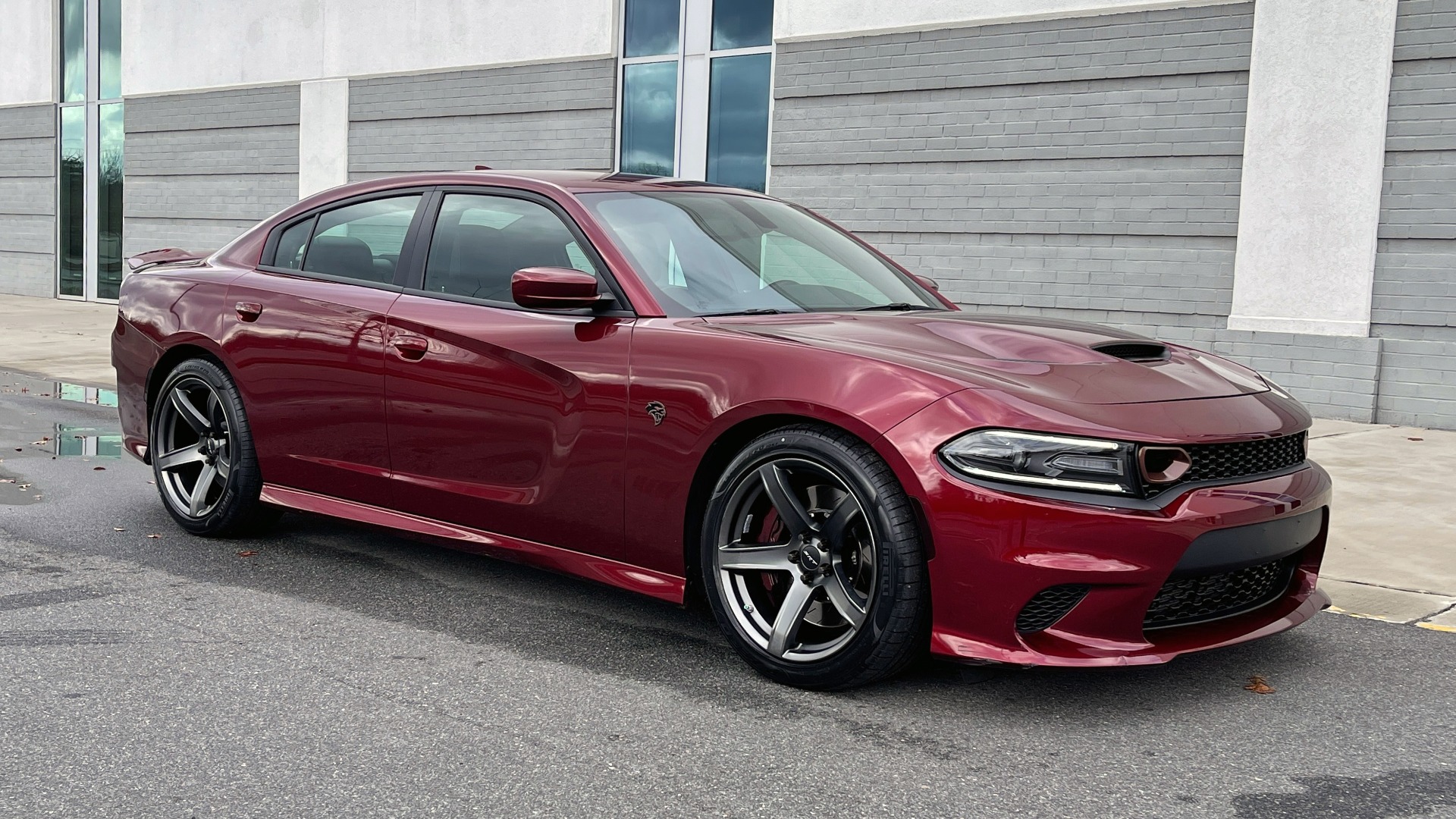 Used 2018 Dodge CHARGER SRT HELLCAT / 6.2L SC HEMI / NAV / BREMBO / PARK SENSE / BSD / REARVIEW for sale Sold at Formula Imports in Charlotte NC 28227 5