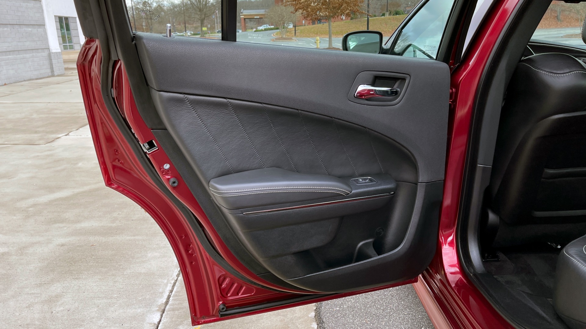 Used 2018 Dodge CHARGER SRT HELLCAT / 6.2L SC HEMI / NAV / BREMBO / PARK SENSE / BSD / REARVIEW for sale Sold at Formula Imports in Charlotte NC 28227 53