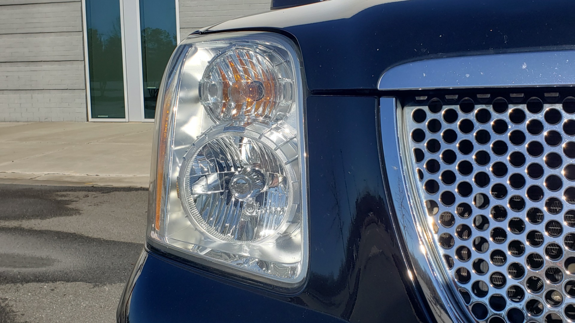 Used 2013 GMC YUKON XL DENALI / AWD / NAV / SUNROOF / 3-ROW / ENTERTAINMENT for sale Sold at Formula Imports in Charlotte NC 28227 20