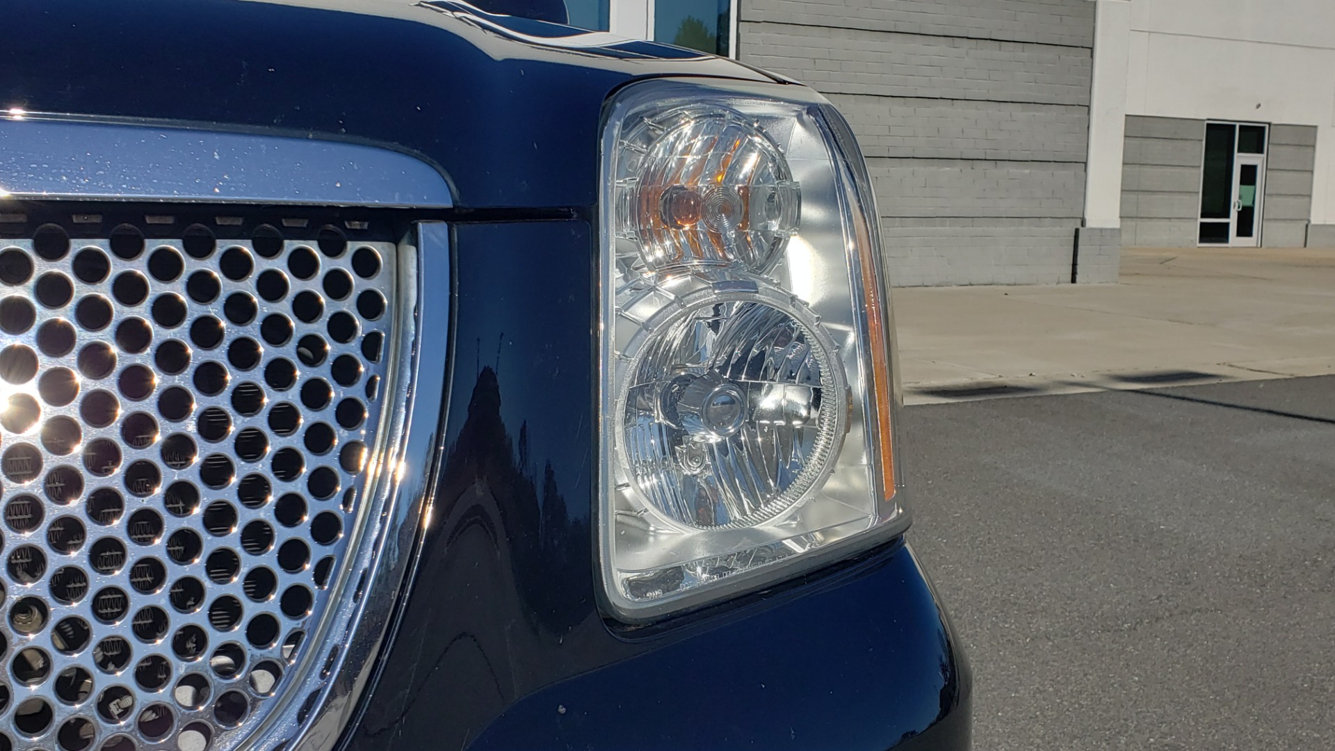 Used 2013 GMC YUKON XL DENALI / AWD / NAV / SUNROOF / 3-ROW / ENTERTAINMENT for sale Sold at Formula Imports in Charlotte NC 28227 21