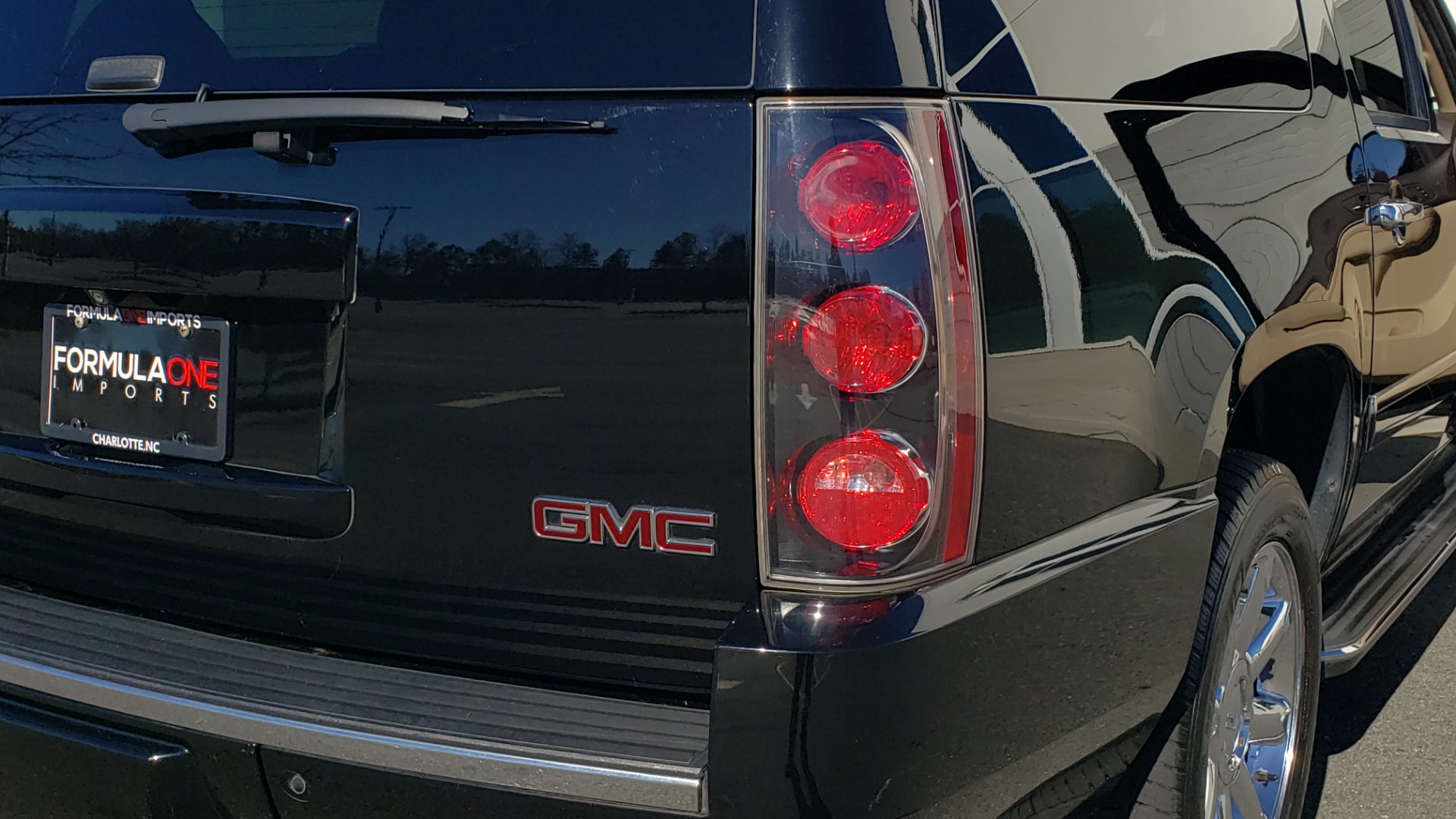 Used 2013 GMC YUKON XL DENALI / AWD / NAV / SUNROOF / 3-ROW / ENTERTAINMENT for sale Sold at Formula Imports in Charlotte NC 28227 29