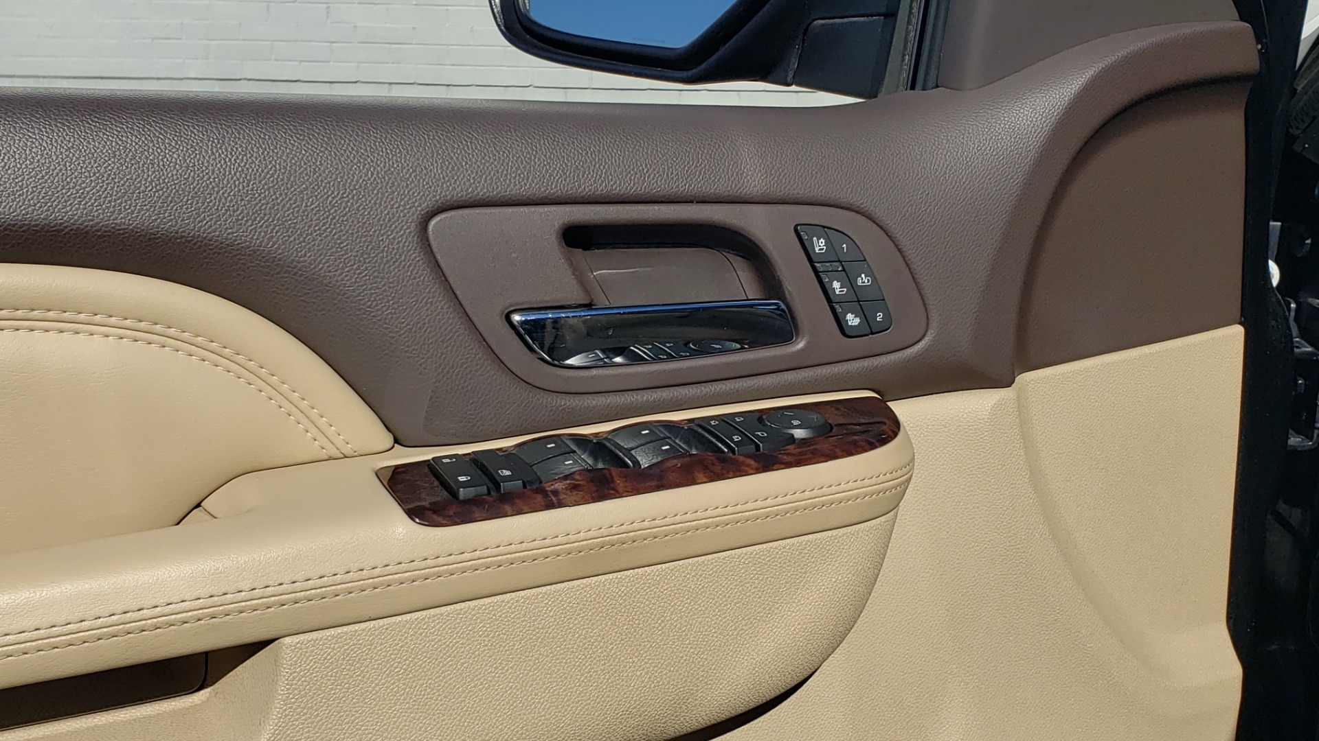 Used 2013 GMC YUKON XL DENALI / AWD / NAV / SUNROOF / 3-ROW / ENTERTAINMENT for sale Sold at Formula Imports in Charlotte NC 28227 32