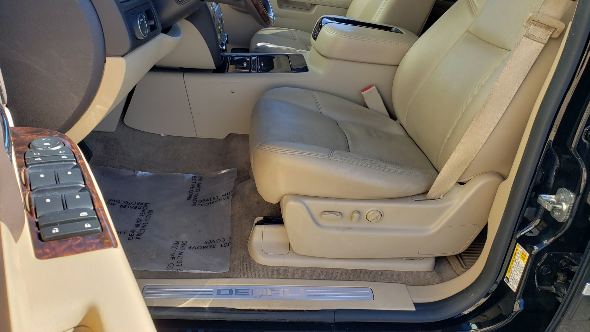 Used 2013 GMC YUKON XL DENALI / AWD / NAV / SUNROOF / 3-ROW / ENTERTAINMENT for sale Sold at Formula Imports in Charlotte NC 28227 34