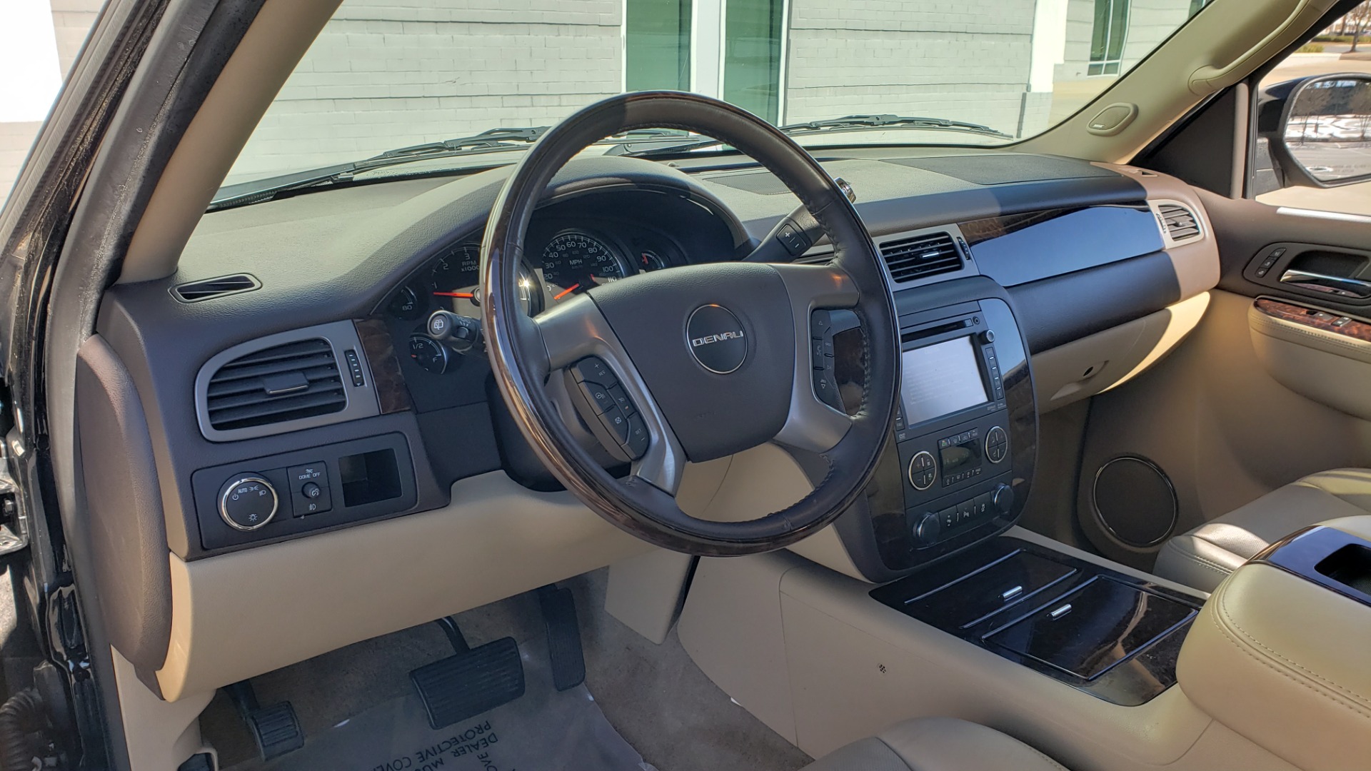 Used 2013 GMC YUKON XL DENALI / AWD / NAV / SUNROOF / 3-ROW / ENTERTAINMENT for sale Sold at Formula Imports in Charlotte NC 28227 37