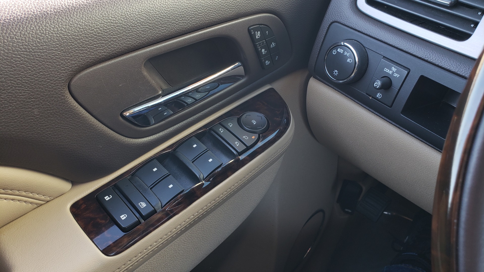 Used 2013 GMC YUKON XL DENALI / AWD / NAV / SUNROOF / 3-ROW / ENTERTAINMENT for sale Sold at Formula Imports in Charlotte NC 28227 39