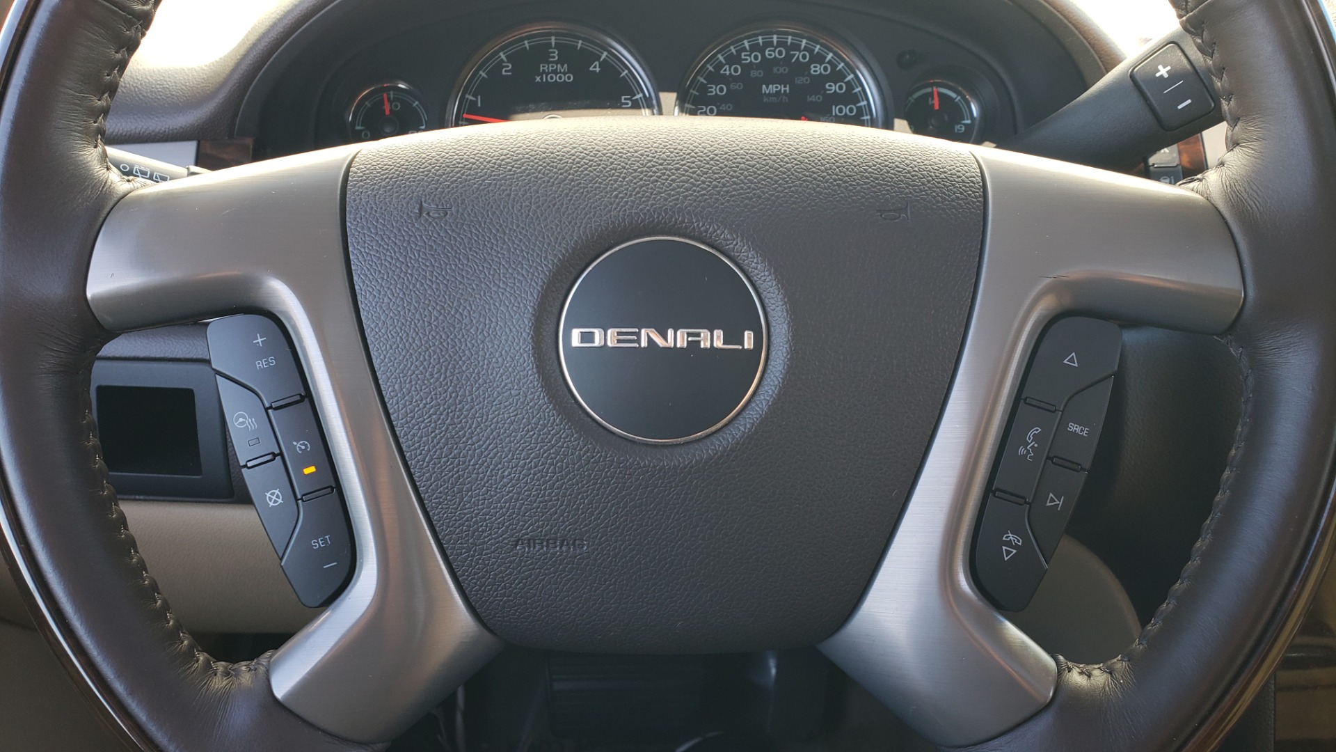 Used 2013 GMC YUKON XL DENALI / AWD / NAV / SUNROOF / 3-ROW / ENTERTAINMENT for sale Sold at Formula Imports in Charlotte NC 28227 40