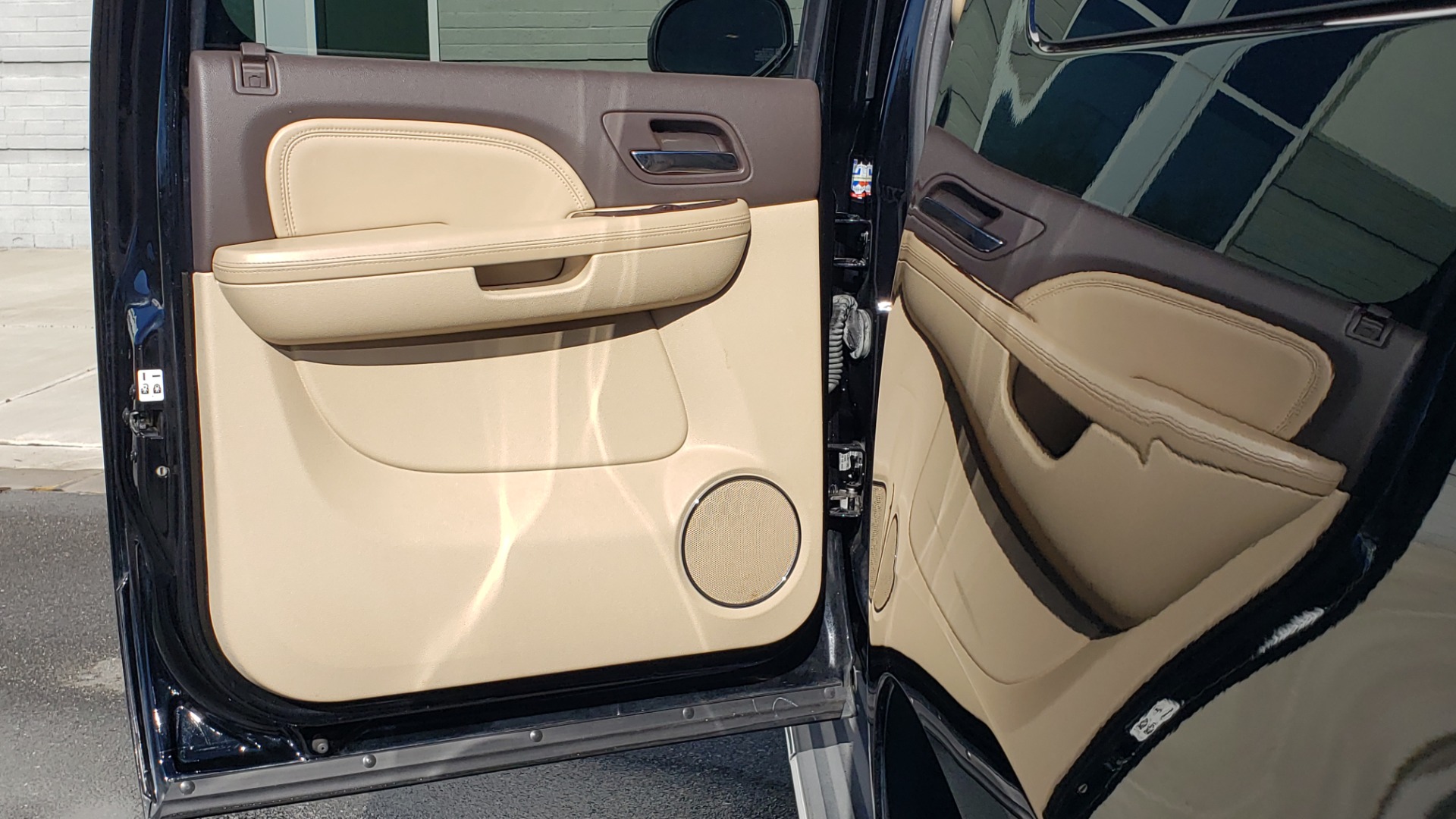 Used 2013 GMC YUKON XL DENALI / AWD / NAV / SUNROOF / 3-ROW / ENTERTAINMENT for sale Sold at Formula Imports in Charlotte NC 28227 57