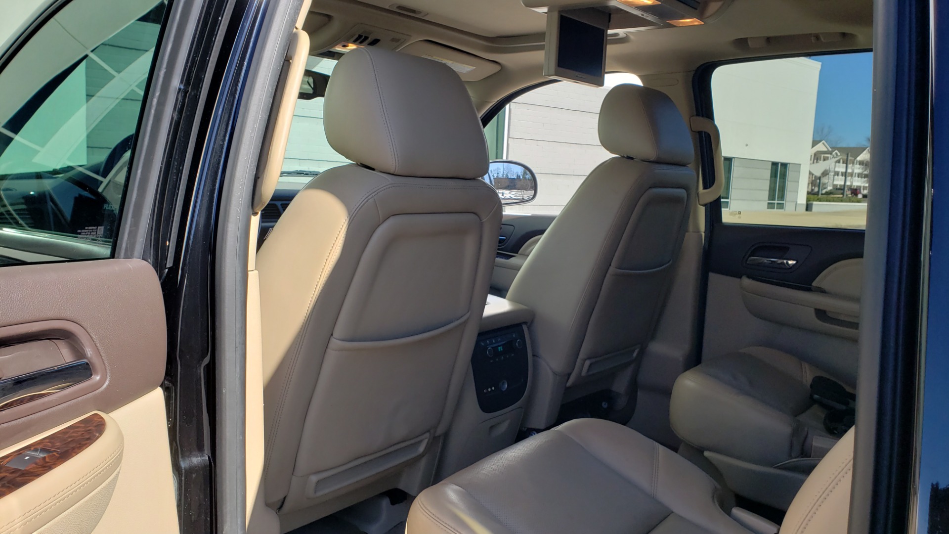 Used 2013 GMC YUKON XL DENALI / AWD / NAV / SUNROOF / 3-ROW / ENTERTAINMENT for sale Sold at Formula Imports in Charlotte NC 28227 59
