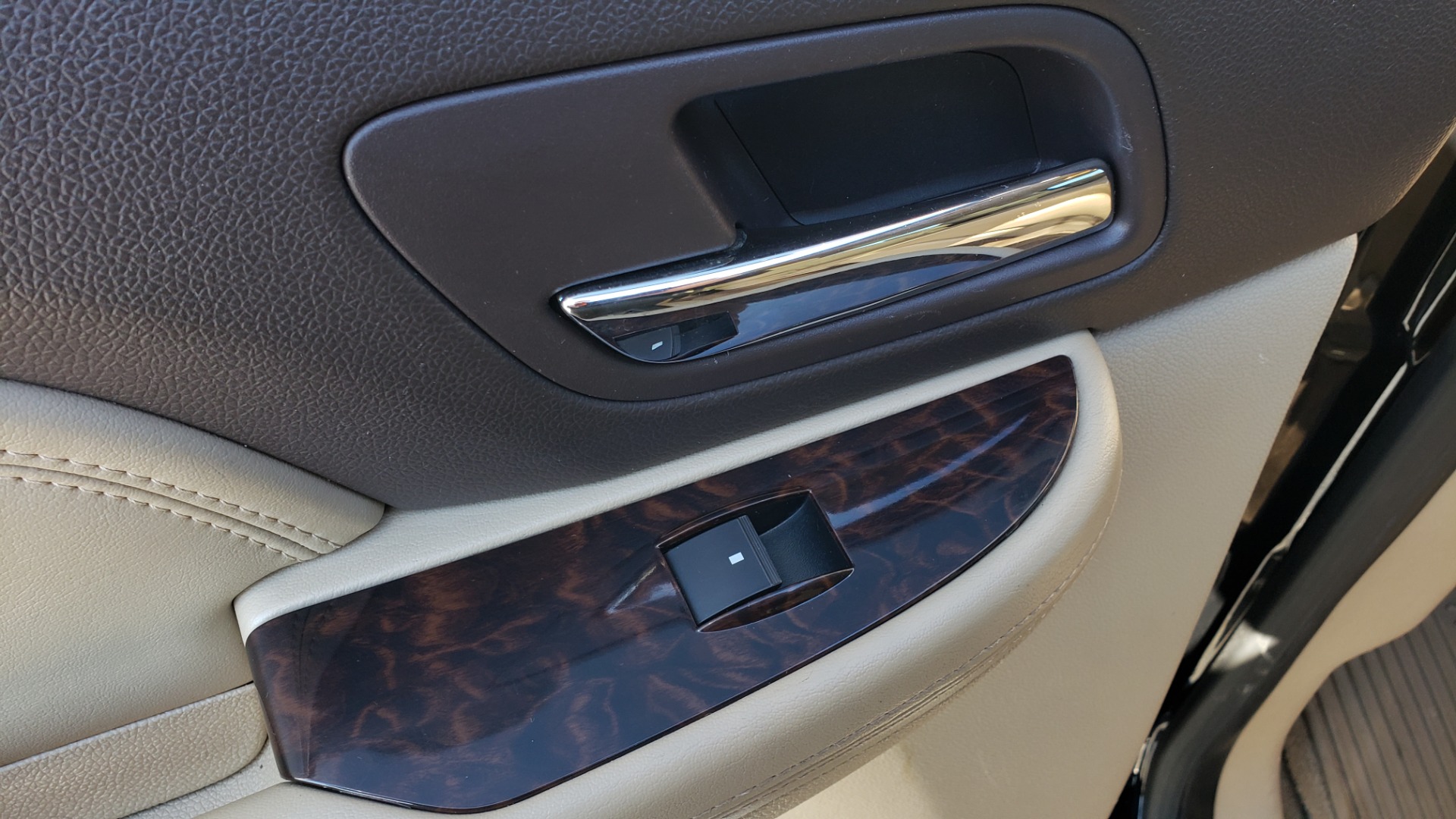 Used 2013 GMC YUKON XL DENALI / AWD / NAV / SUNROOF / 3-ROW / ENTERTAINMENT for sale Sold at Formula Imports in Charlotte NC 28227 60