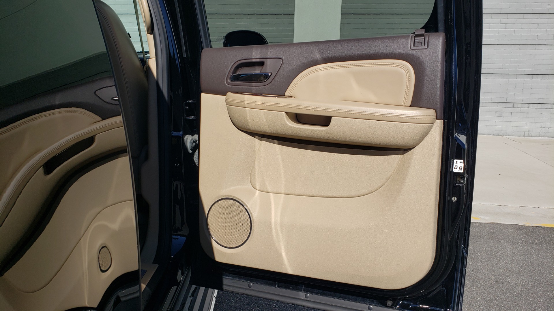 Used 2013 GMC YUKON XL DENALI / AWD / NAV / SUNROOF / 3-ROW / ENTERTAINMENT for sale Sold at Formula Imports in Charlotte NC 28227 69