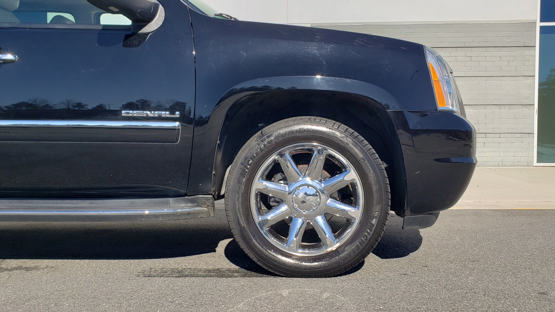 Used 2013 GMC YUKON XL DENALI / AWD / NAV / SUNROOF / 3-ROW / ENTERTAINMENT for sale Sold at Formula Imports in Charlotte NC 28227 82