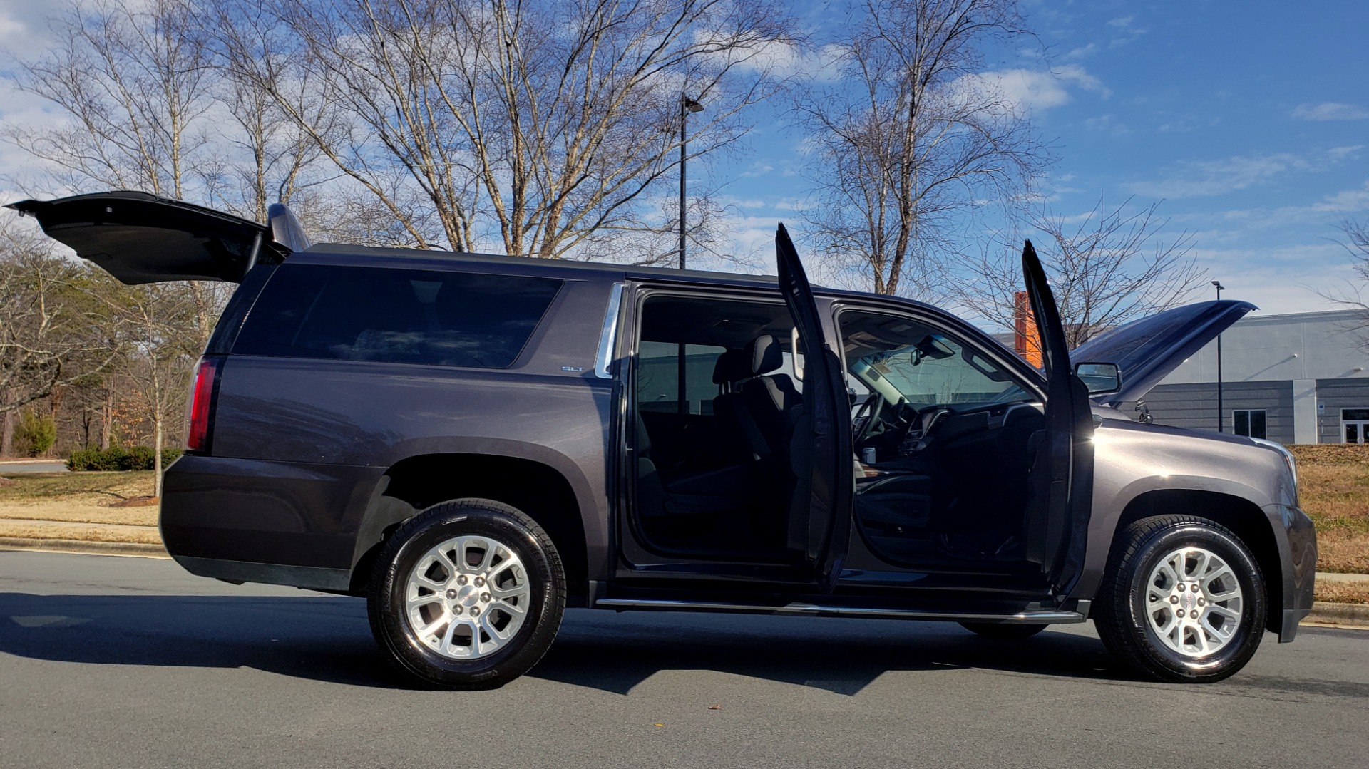 Used 2017 GMC YUKON XL SLT 4X4 / NAV / SUNROOF / BOSE / 3-ROW / REARVIEW for sale Sold at Formula Imports in Charlotte NC 28227 12