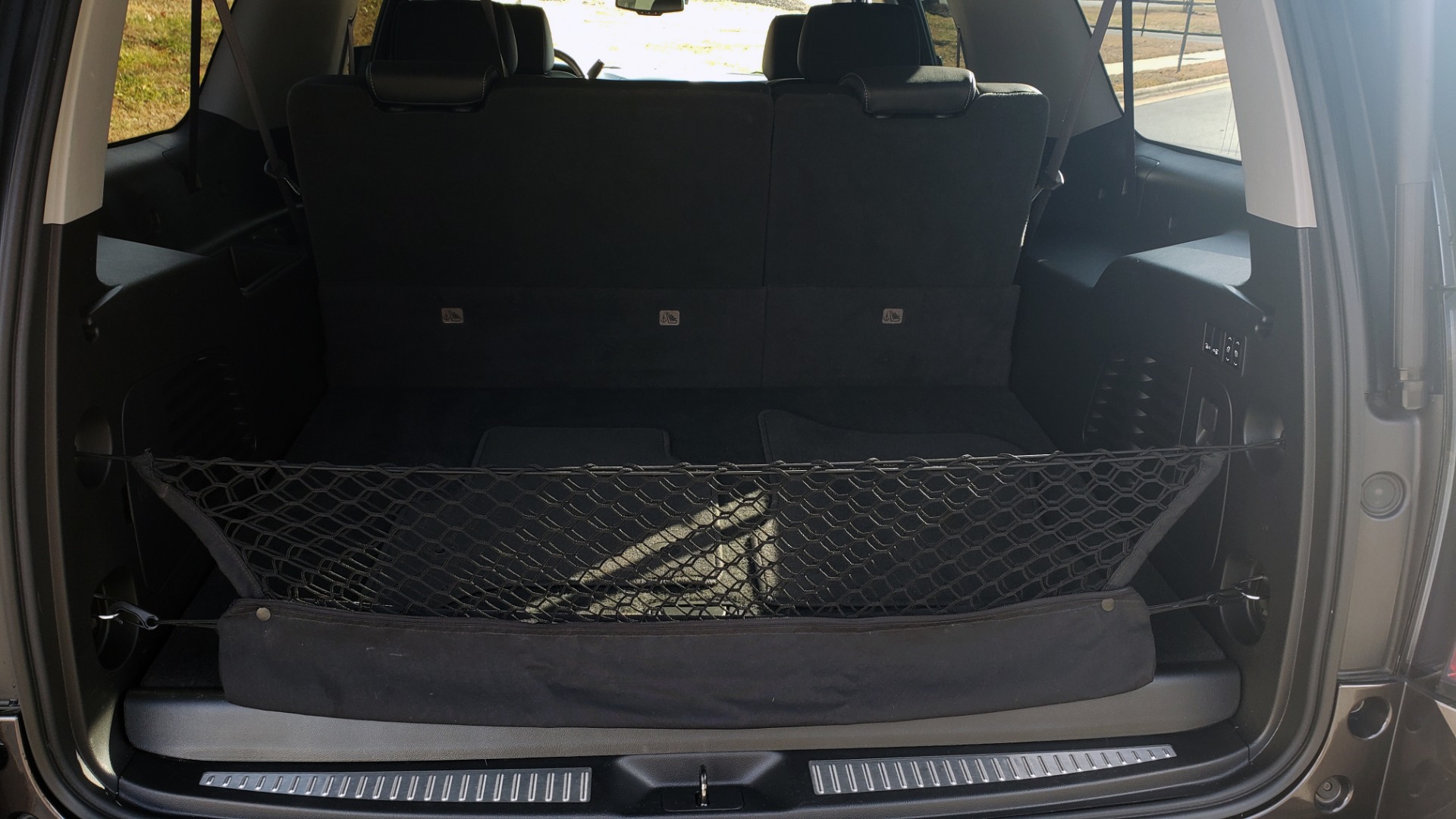 Used 2017 GMC YUKON XL SLT 4X4 / NAV / SUNROOF / BOSE / 3-ROW / REARVIEW for sale Sold at Formula Imports in Charlotte NC 28227 17