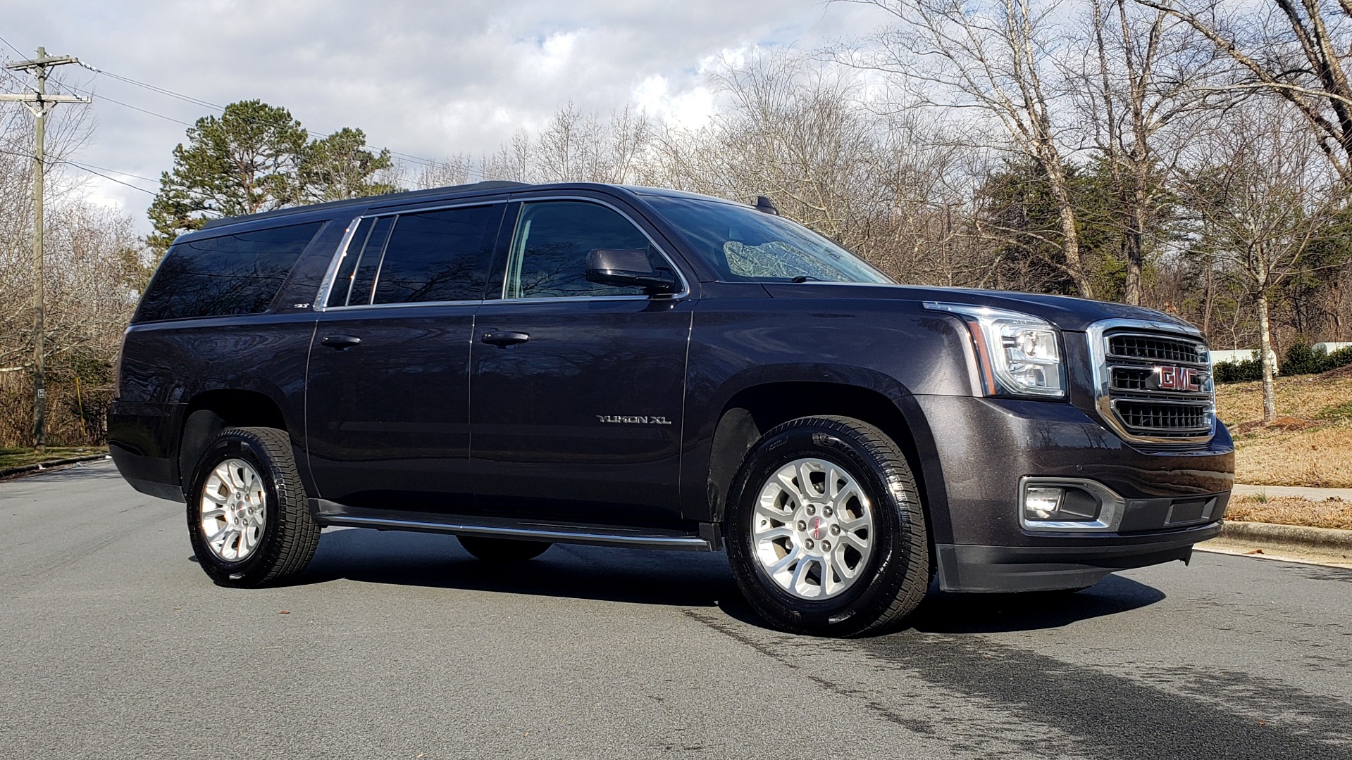 Used 2017 GMC YUKON XL SLT 4X4 / NAV / SUNROOF / BOSE / 3-ROW / REARVIEW for sale Sold at Formula Imports in Charlotte NC 28227 3