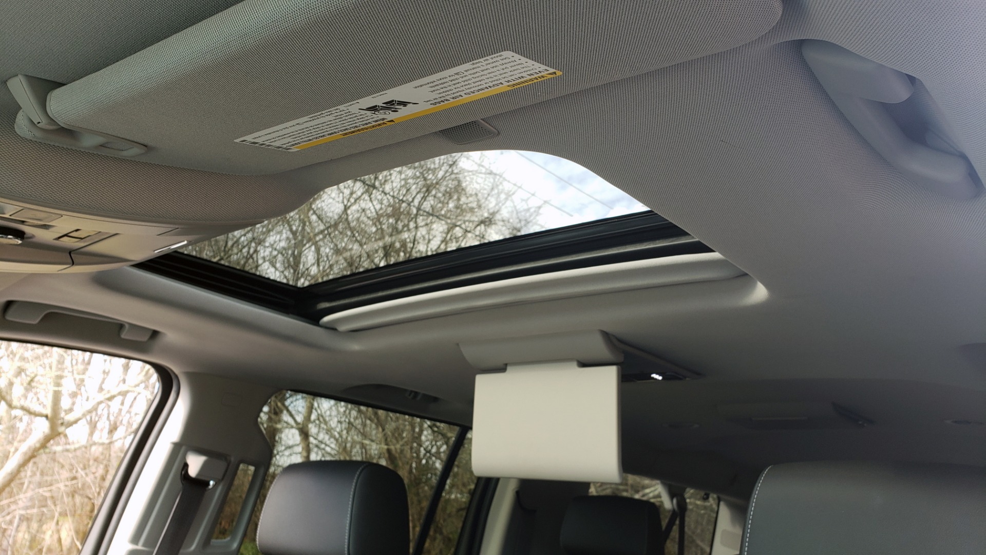 Used 2017 GMC YUKON XL SLT 4X4 / NAV / SUNROOF / BOSE / 3-ROW / REARVIEW for sale Sold at Formula Imports in Charlotte NC 28227 30