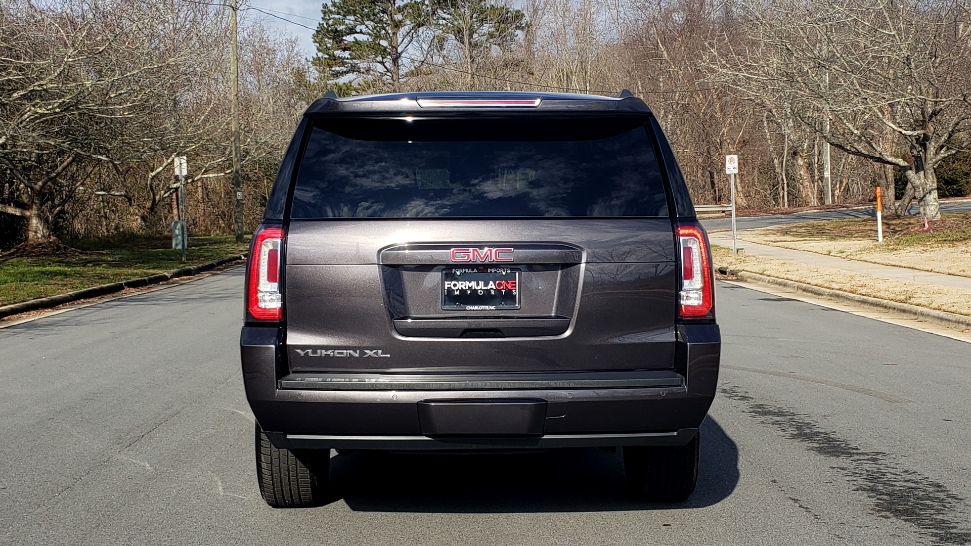 Used 2017 GMC YUKON XL SLT 4X4 / NAV / SUNROOF / BOSE / 3-ROW / REARVIEW for sale Sold at Formula Imports in Charlotte NC 28227 31