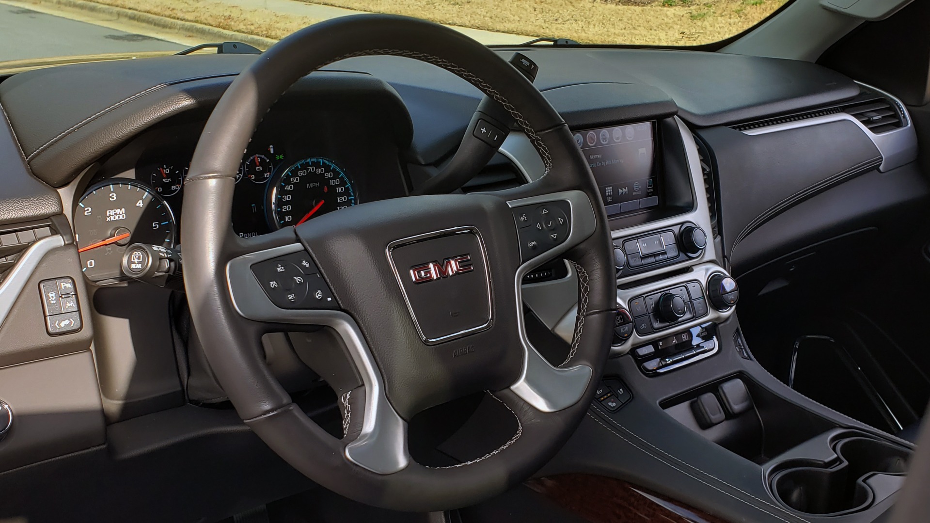Used 2017 GMC YUKON XL SLT 4X4 / NAV / SUNROOF / BOSE / 3-ROW / REARVIEW for sale Sold at Formula Imports in Charlotte NC 28227 43