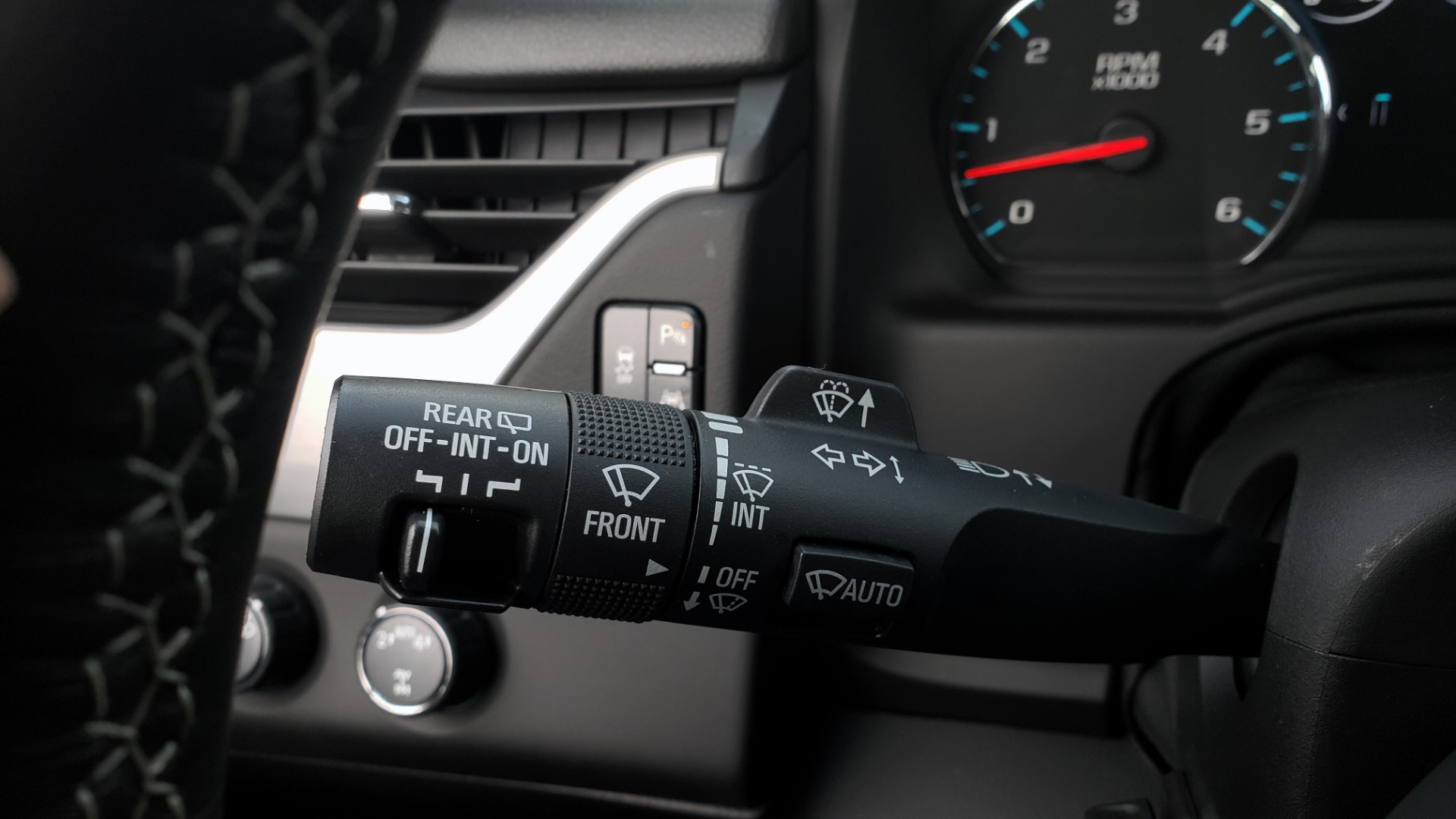 Used 2017 GMC Yukon XL SLT for sale $37,495 at Formula Imports in Charlotte NC 28227 48