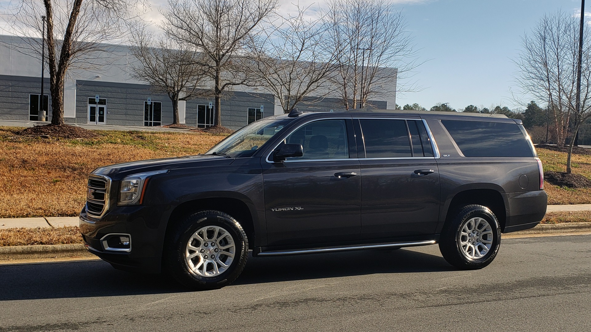 Used 2017 GMC YUKON XL SLT 4X4 / NAV / SUNROOF / BOSE / 3-ROW / REARVIEW for sale Sold at Formula Imports in Charlotte NC 28227 6
