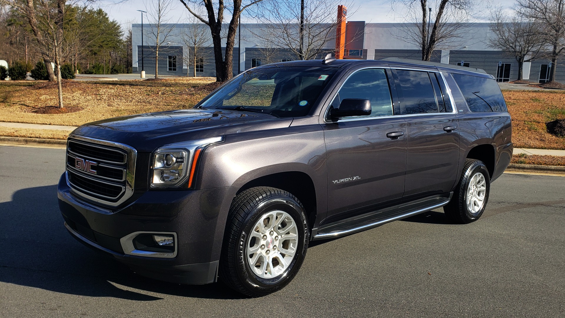 Used 2017 GMC YUKON XL SLT 4X4 / NAV / SUNROOF / BOSE / 3-ROW / REARVIEW for sale Sold at Formula Imports in Charlotte NC 28227 9