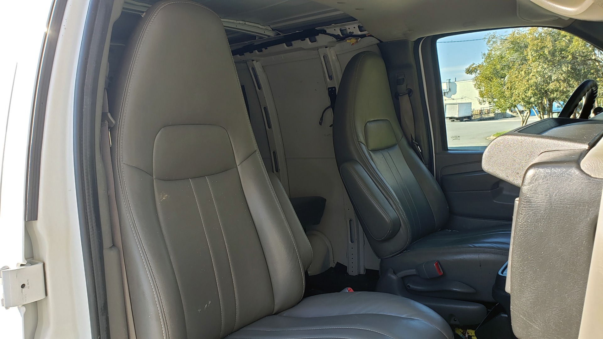 Used 2012 Chevrolet EXPRESS WORK VAN 1500 / 135 WB / 4.3L V6 / 4-SPD AUTO / ROOF RACK for sale Sold at Formula Imports in Charlotte NC 28227 40