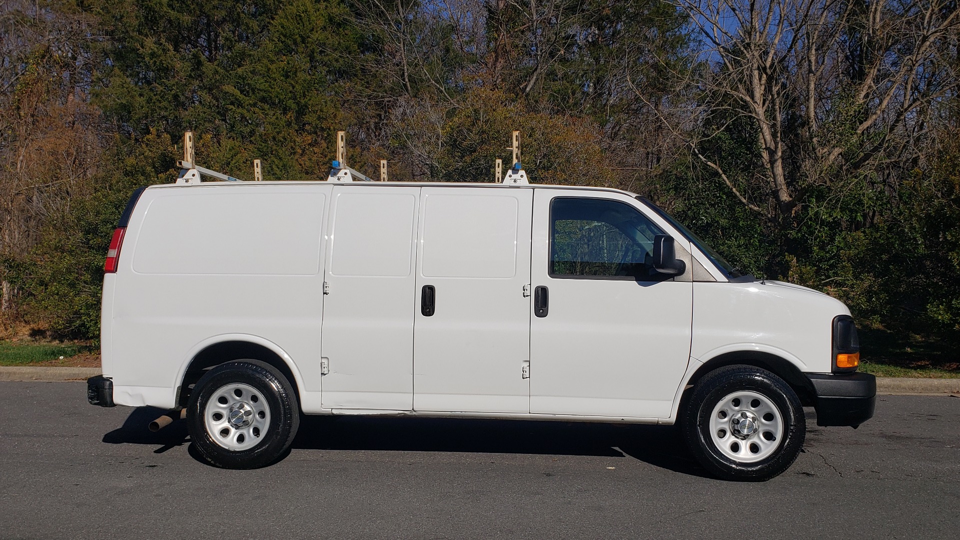 Used 2012 Chevrolet EXPRESS WORK VAN 1500 / 135 WB / 4.3L V6 / 4-SPD AUTO / ROOF RACK for sale Sold at Formula Imports in Charlotte NC 28227 5