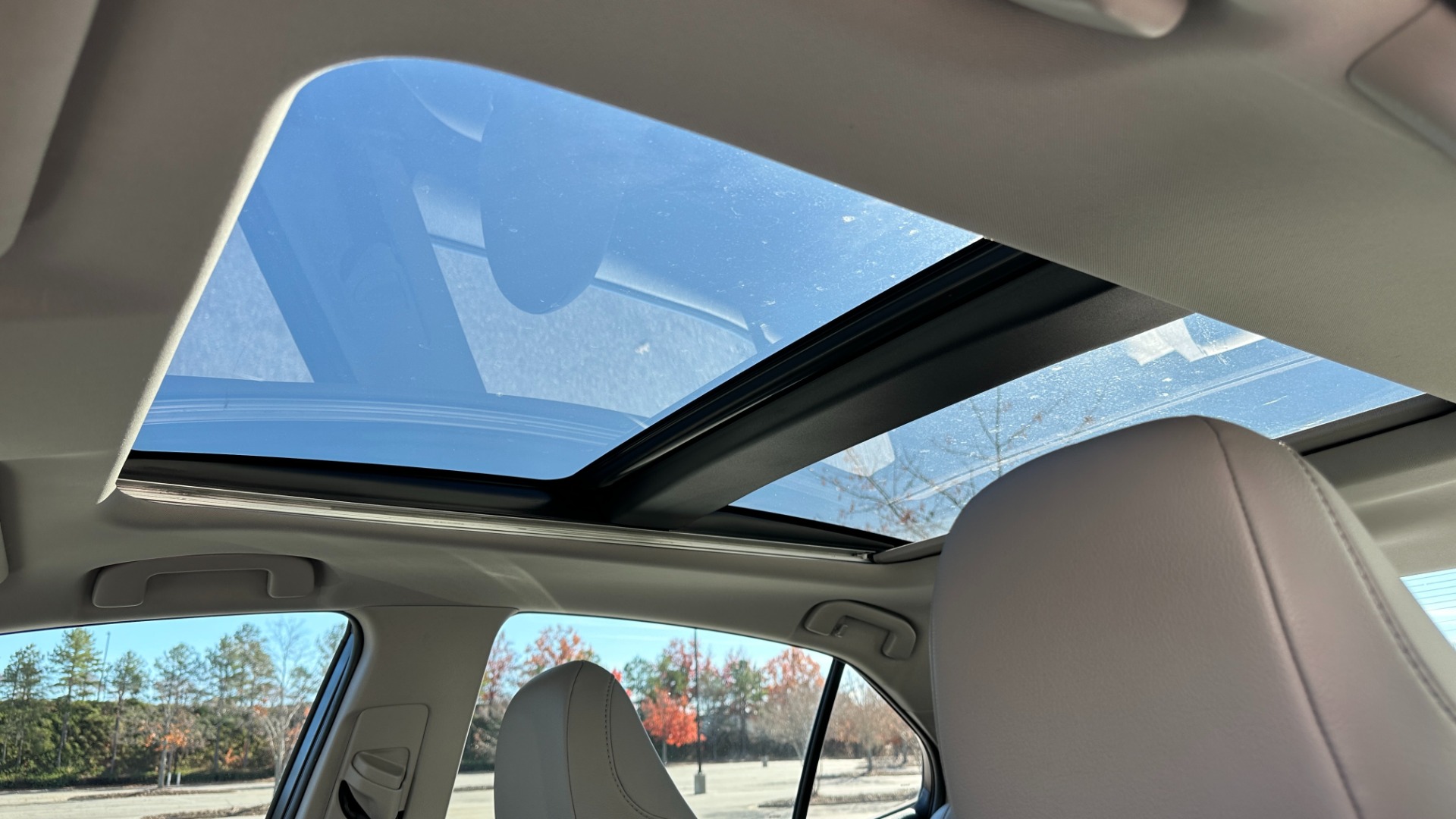 Used 2018 Toyota Camry XSE / PANORAMIC ROOF / ENTUNE / HEATED SEATS / BACKUP CAMERA for sale Sold at Formula Imports in Charlotte NC 28227 18