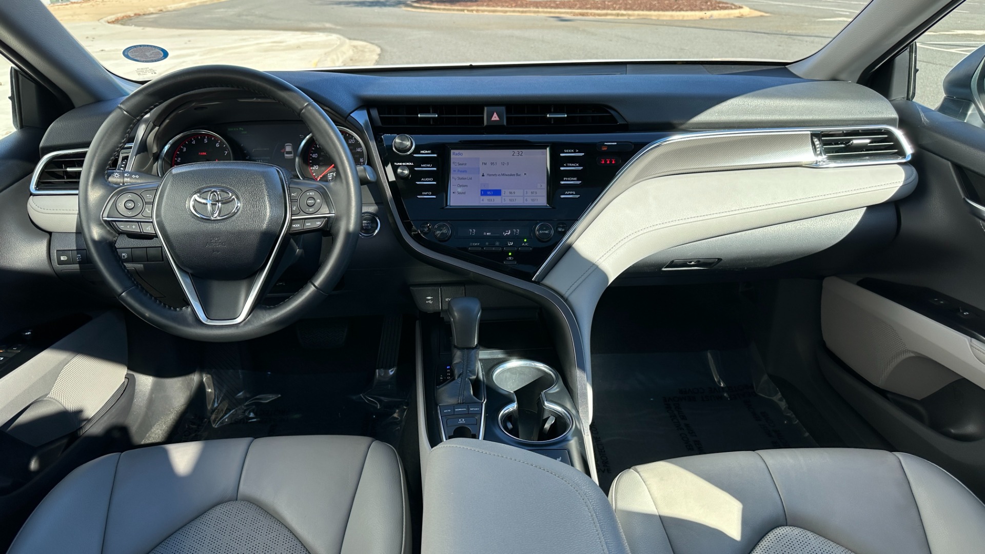 Used 2018 Toyota Camry XSE / PANORAMIC ROOF / ENTUNE / HEATED SEATS / BACKUP CAMERA for sale Sold at Formula Imports in Charlotte NC 28227 21