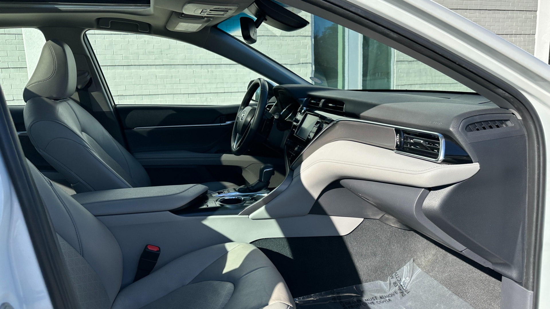 Used 2018 Toyota Camry XSE / PANORAMIC ROOF / ENTUNE / HEATED SEATS / BACKUP CAMERA for sale Sold at Formula Imports in Charlotte NC 28227 28