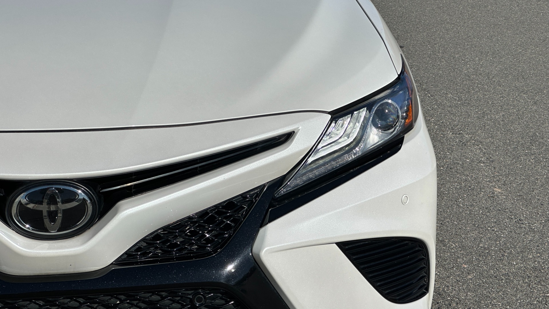 Used 2018 Toyota CAMRY XSE 2.5L SEDAN / 8-SPD AUTO / PANO-ROOF / 19IN WHEELS for sale Sold at Formula Imports in Charlotte NC 28227 33