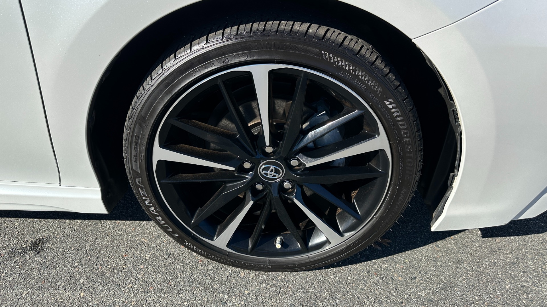 Used 2018 Toyota Camry XSE / PANORAMIC ROOF / ENTUNE / HEATED SEATS / BACKUP CAMERA for sale Sold at Formula Imports in Charlotte NC 28227 39